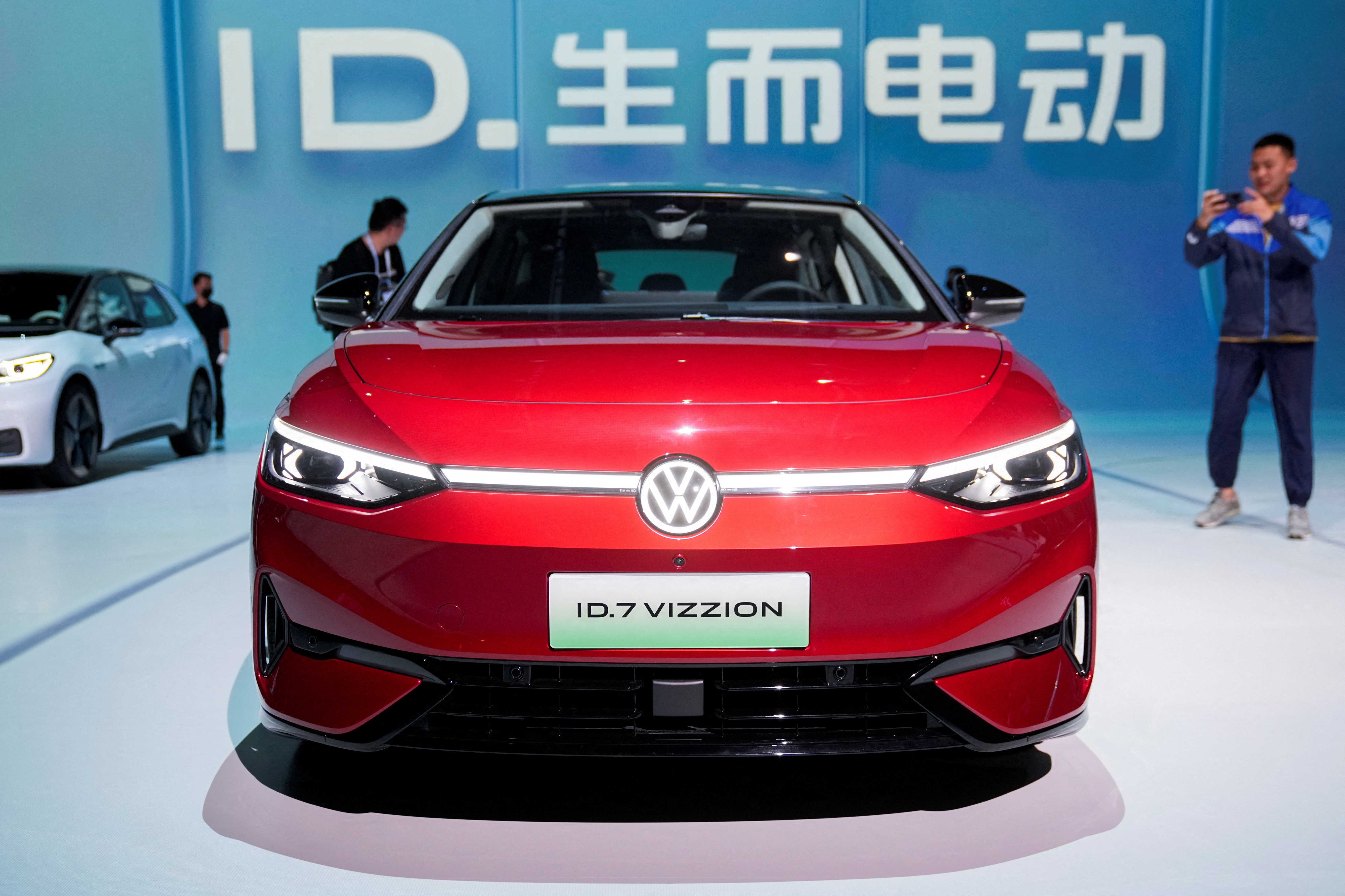 Volkswagen lay lai ngoi vuong doanh so oto tai Trung Quoc hinh anh