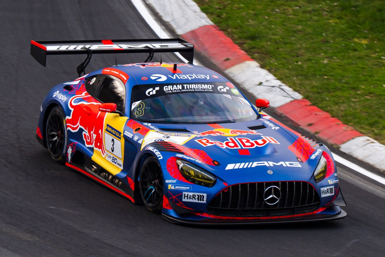 Max Verstappen bi tuoc chien thang tai Nurburgring du ve dich dau tien hinh anh