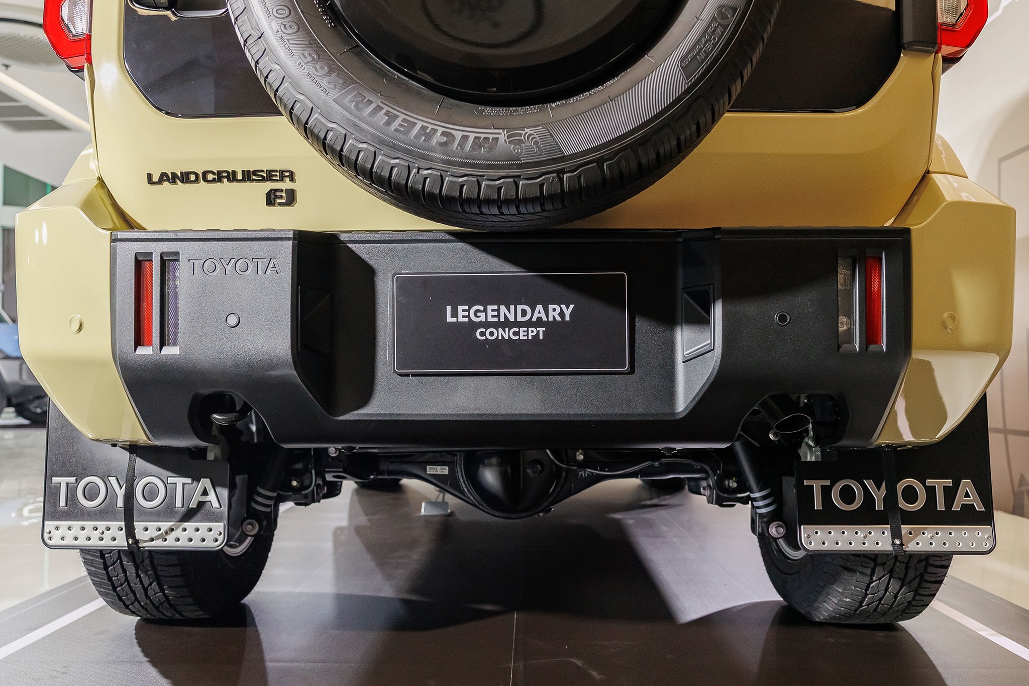 toyota,  land cruiser,  land cruiser fj,  thai lan,  toyota land cruiser fj,  suv,  land cruiser fj legendary,  land cruiser 70 anh 11