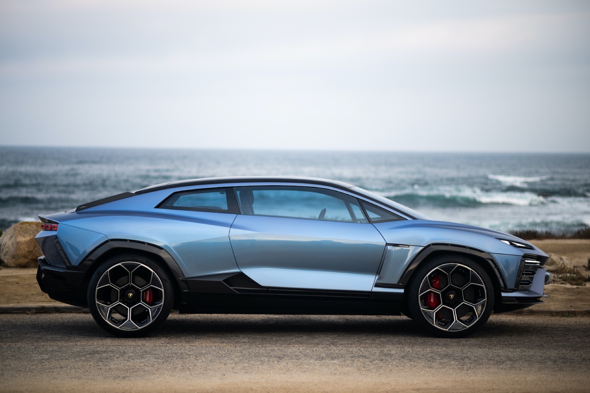 lamborghini,  gt,  grand tourer,  Stephan Winkelmann,  ceo,  sieu xe,  urus,  Asterion,  revuelto,  temerario anh 2