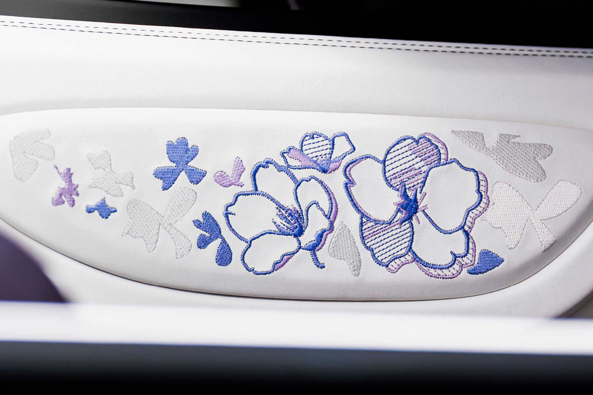 bugatti, Haute Couture, Sur Mesure, w16, w16 mistral, bugatti w16 mistral, bugatti mistral, siêu xe, hypercar, oải hương, lavender ảnh 9 bugatti, Haute Couture, Sur Mesure, w16, w16 mistral, bugatti w16 mistral, bugatti mistral, sieu xe, hypercar, oai huong, lavender anh 9