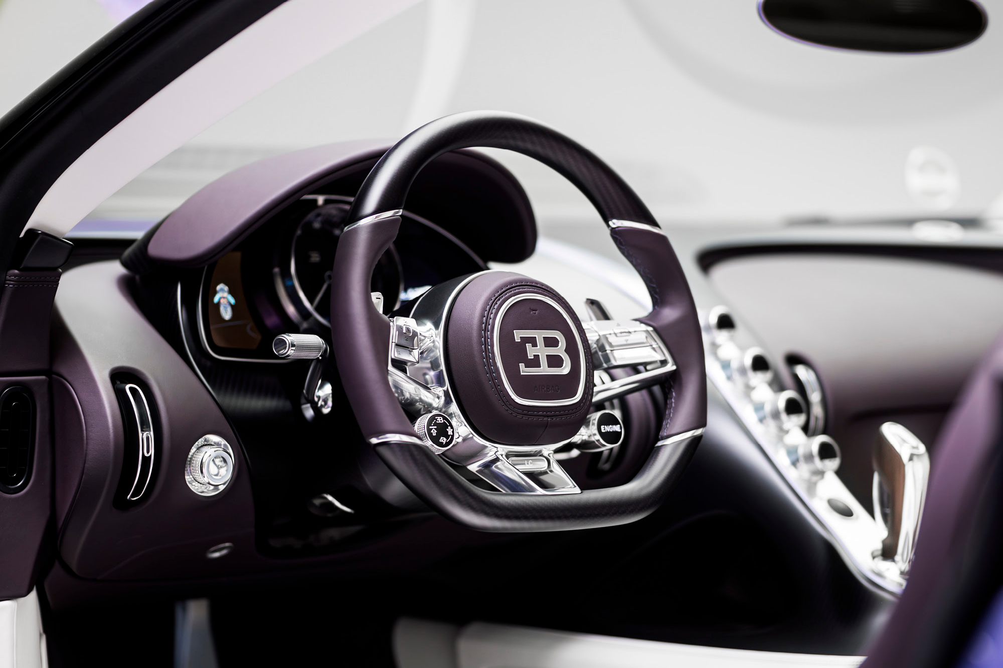 bugatti,  Haute Couture,  Sur Mesure,  w16,  w16 mistral,  bugatti w16 mistral,  bugatti mistral,  sieu xe,  hypercar,  oai huong,  lavender anh 5