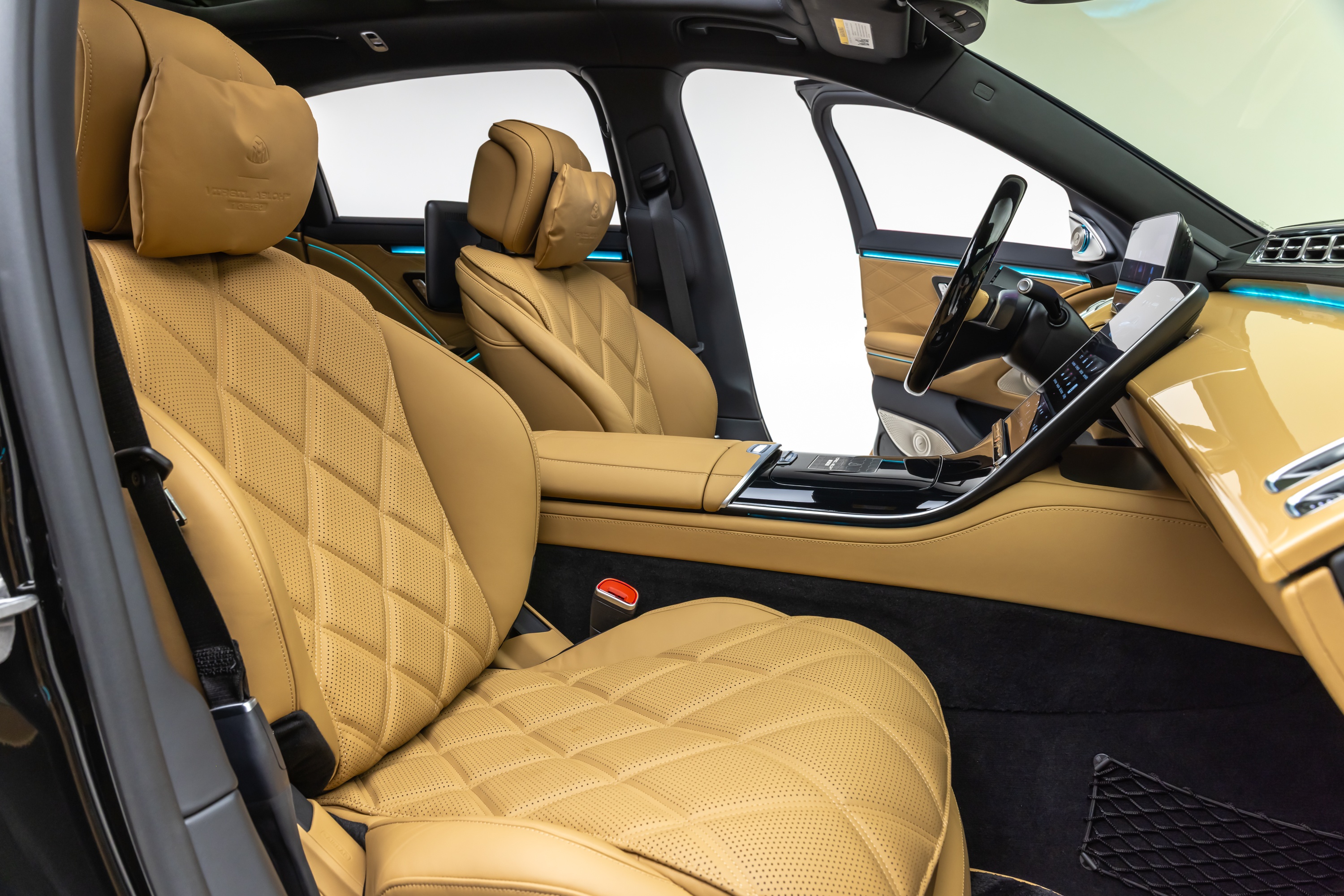 Erling Haaland,  mercedes,  maybach,  s 680,  mercedes-maybach,  Virgil Abloh,  s 680 Virgil Abloh,  Virgil Abloh Edition,  tien dao,  cau thu anh 5