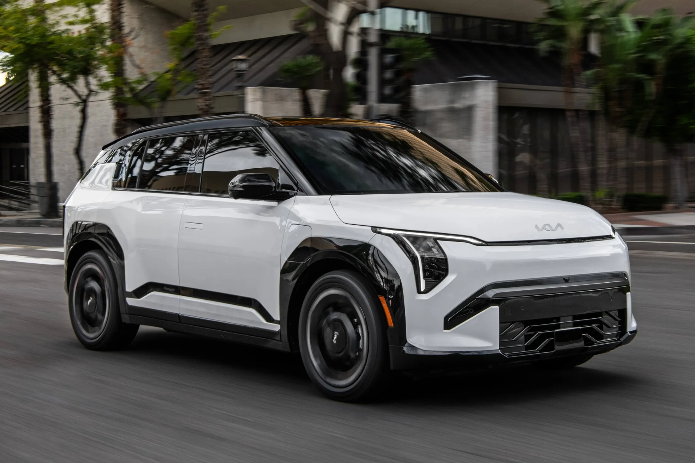 xe dien,  xe thuan dien,  my,  new york,  new york auto show,  ev,  kia,  ev3,  toyota,  subaru anh 1