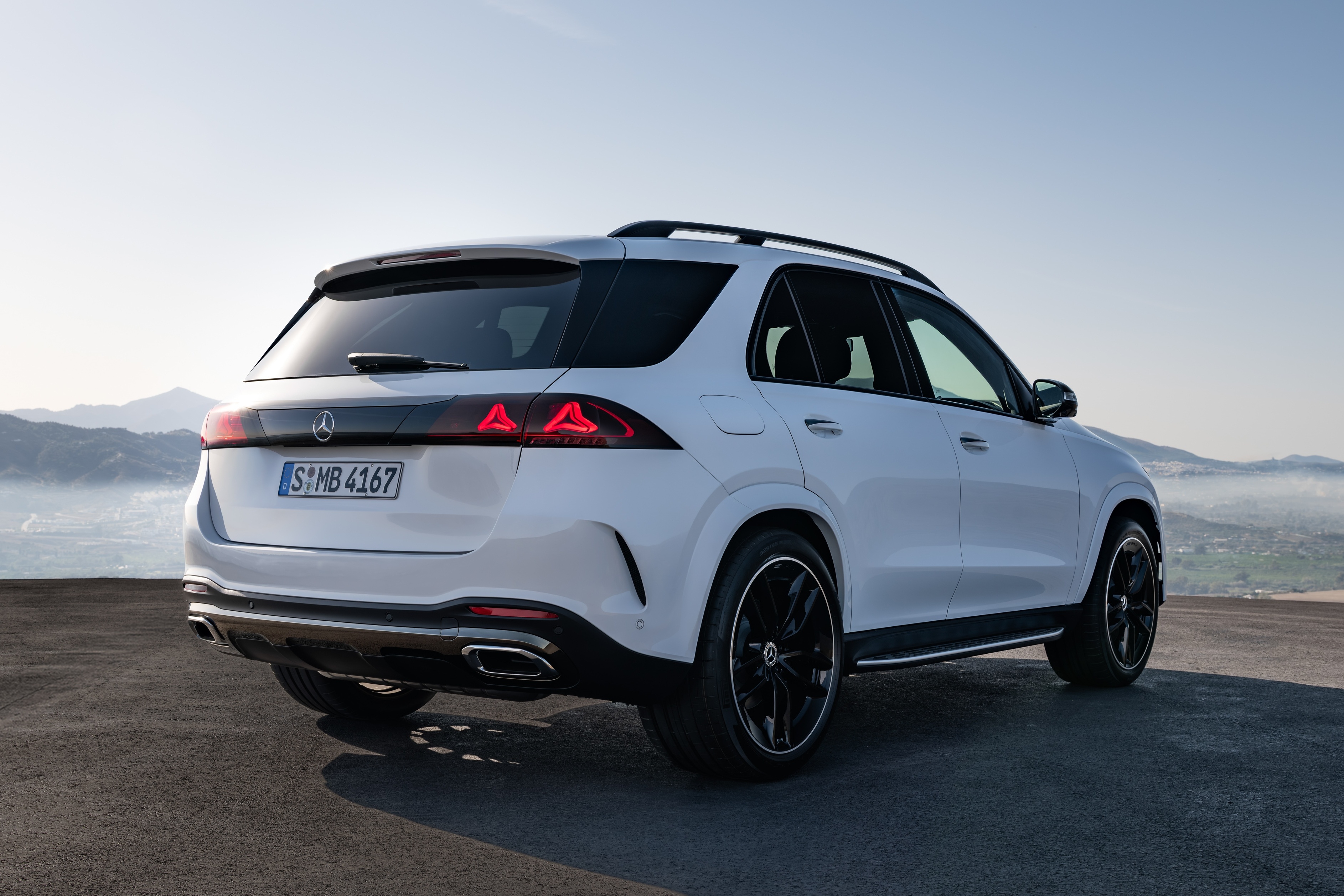 mercedes,  mercedes-benz,  gle,  mercedes-benz gle,  facelift,  suv,  duc,  bmw,  bmw x5,  range rover,  range rover sport,  porsche,  cayenne,  porsche cayenne anh 21