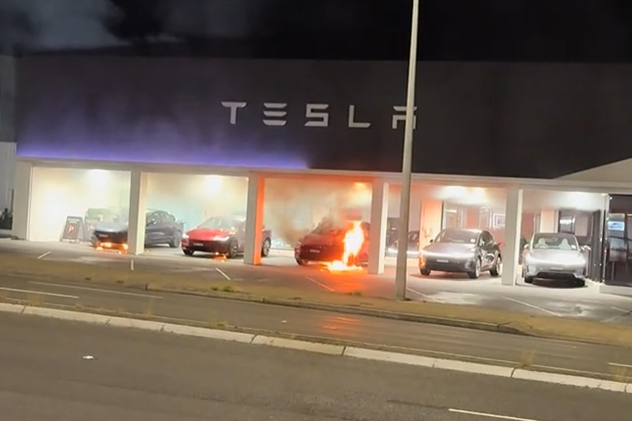 tesla,  phong hoa,  xe dien,  sydney,  australia,  model 3,  model y,  canh ta anh 1