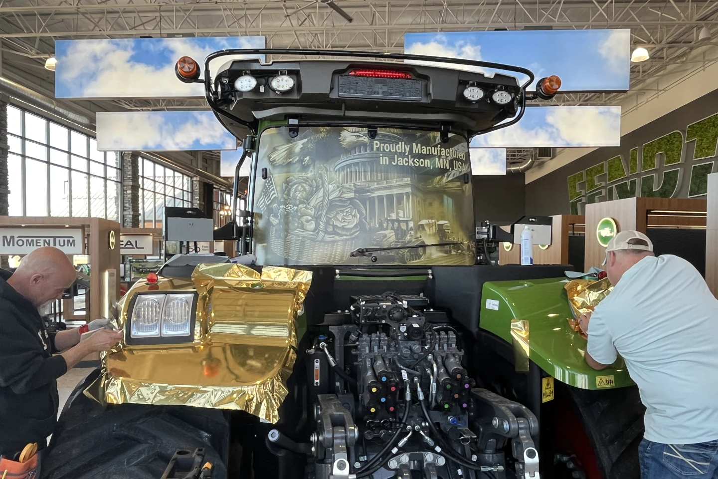 tong thong donald trump,  donald trump,  trump,  may keo,  dat vang,  nha trang,  nong dan,  Fendt,  AGCO anh 4