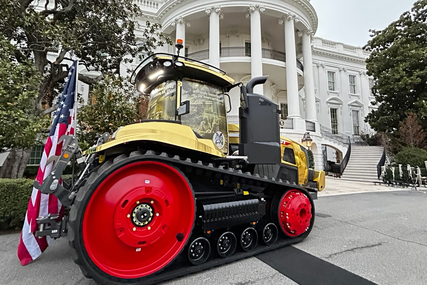 tong thong donald trump,  donald trump,  trump,  may keo,  dat vang,  nha trang,  nong dan,  Fendt,  AGCO anh 7