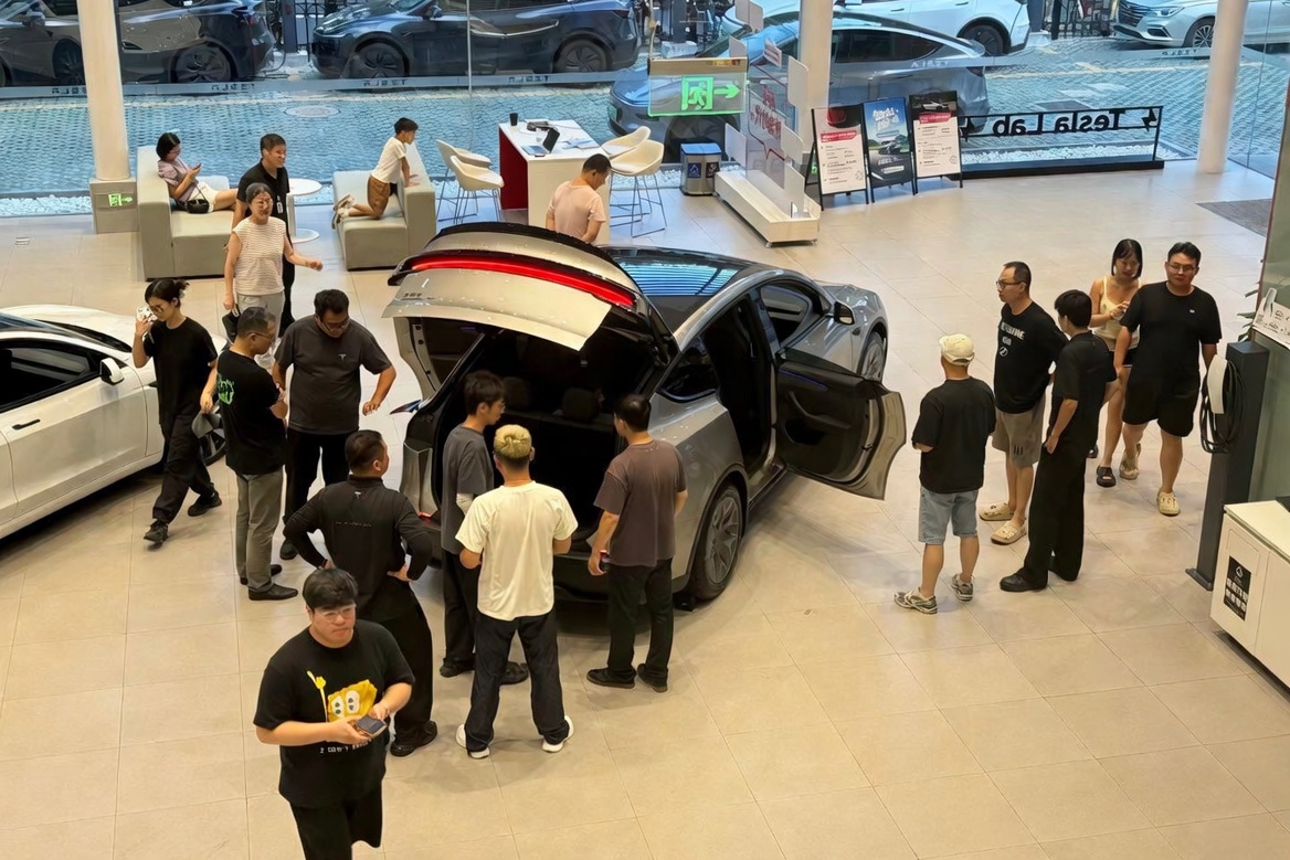 Tesla huong loi neu Canada mo cua cho xe Trung Quoc? hinh anh