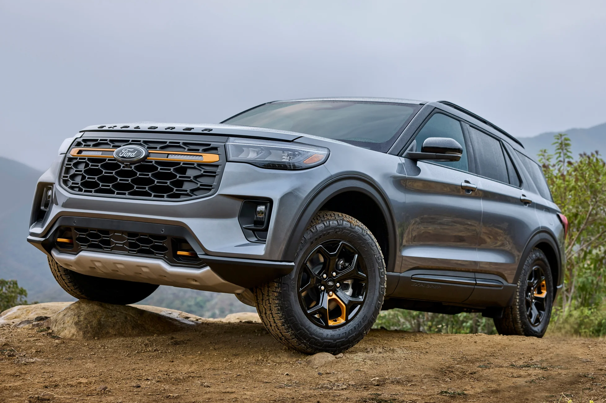 Buc tranh doanh so tuong phan cua Ford tai My hinh anh