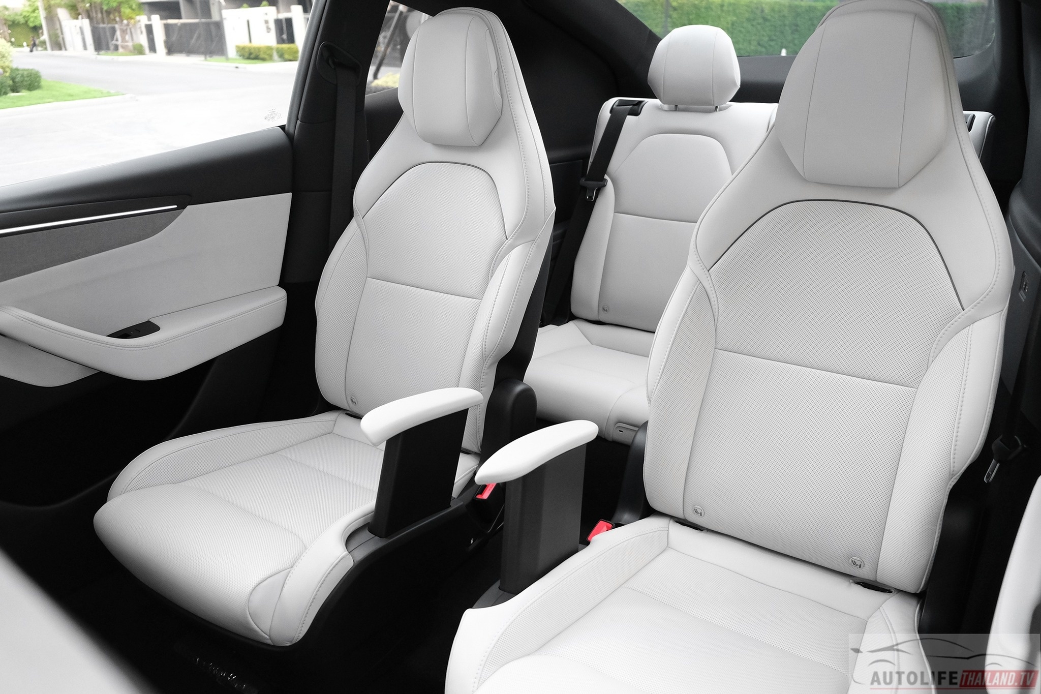 tesla,  tesla model y,  tesla model y l,  model y,  model y l,  thai lan,  xe dien,  ev,  trung quoc,  bims anh 11