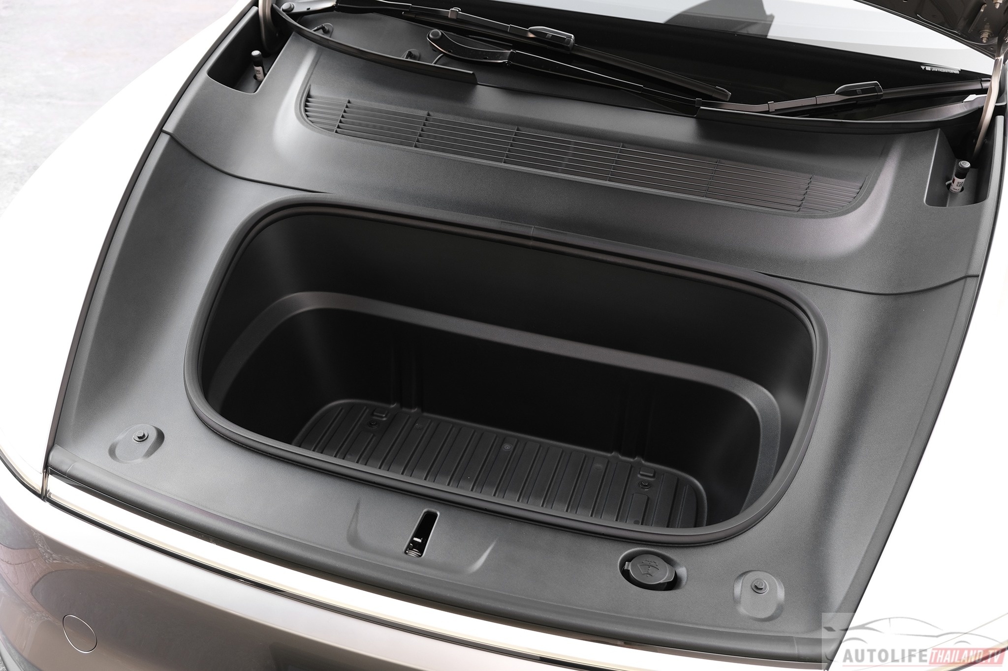 tesla,  tesla model y,  tesla model y l,  model y,  model y l,  thai lan,  xe dien,  ev,  trung quoc,  bims anh 14