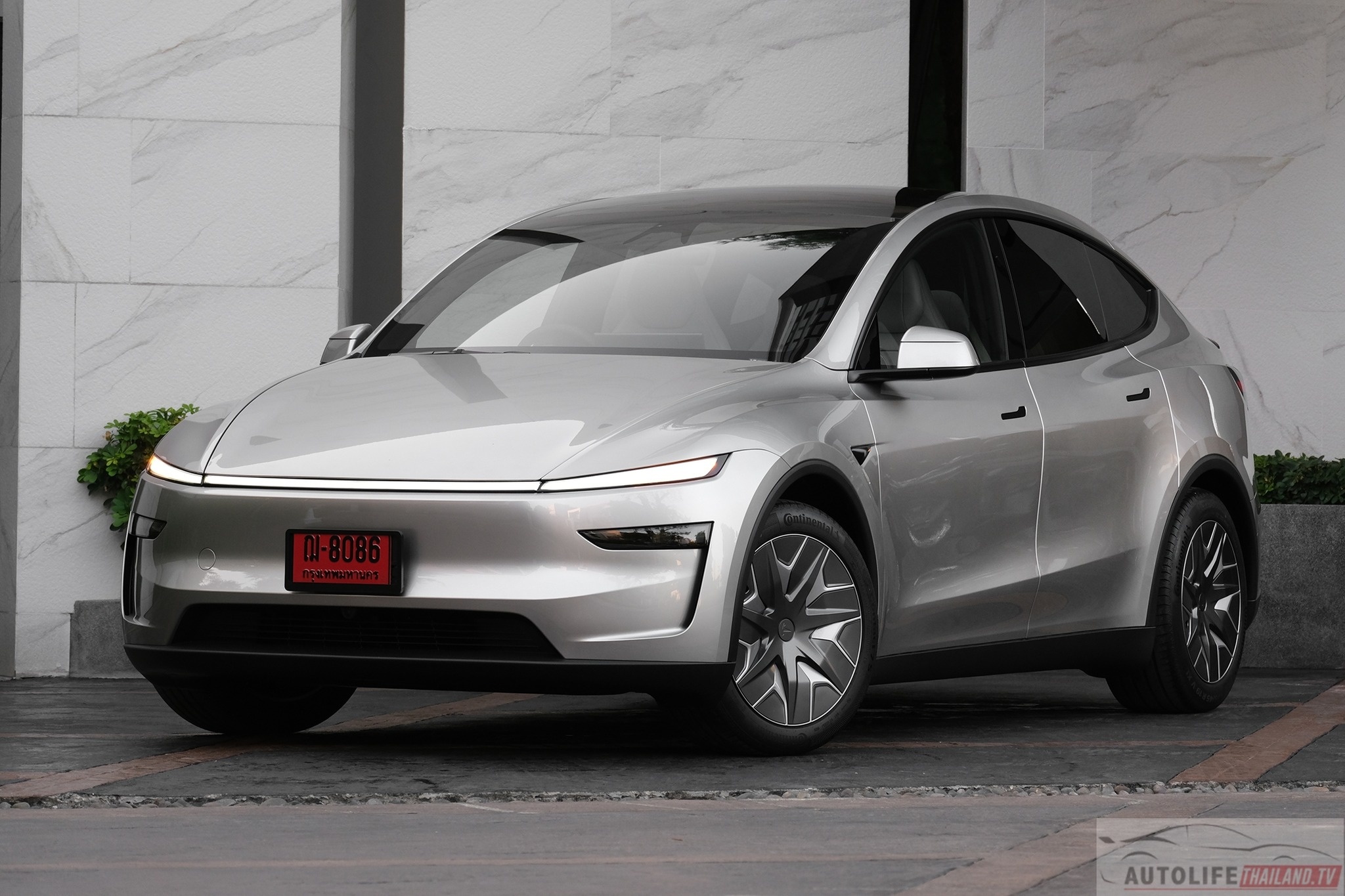 tesla,  tesla model y,  tesla model y l,  model y,  model y l,  thai lan,  xe dien,  ev,  trung quoc,  bims anh 1