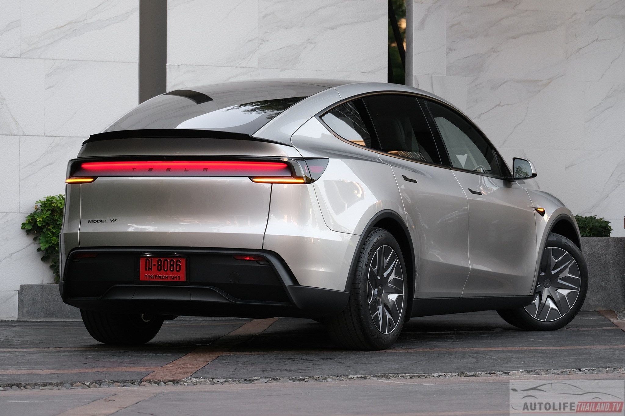 tesla,  tesla model y,  tesla model y l,  model y,  model y l,  thai lan,  xe dien,  ev,  trung quoc,  bims anh 2