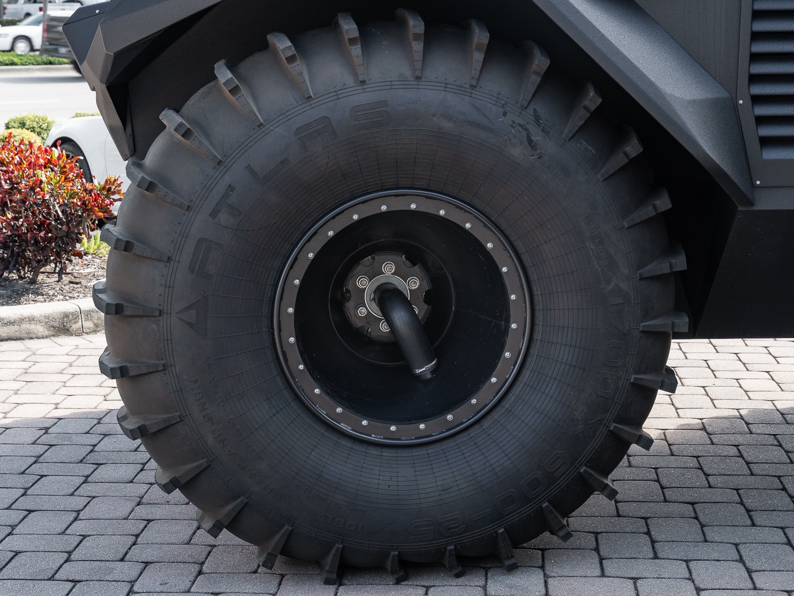 atlas,  sieu xe,  da dia hinh,  my,  ukraine,  atv,  loi nuoc anh 4