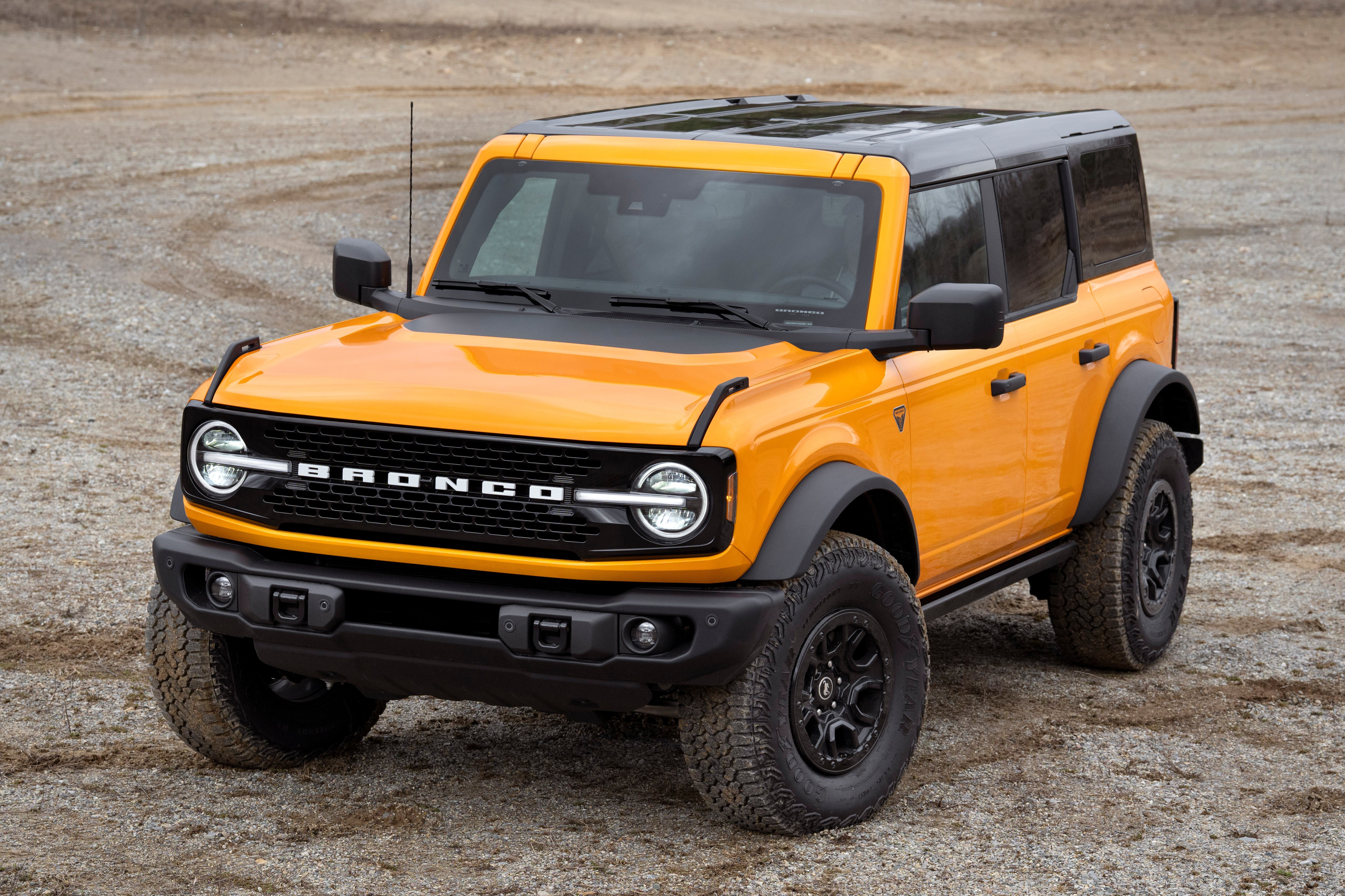 Ford Bronco Badlands ham ho hon voi goi nang cap dia hinh Wildtrak hinh anh