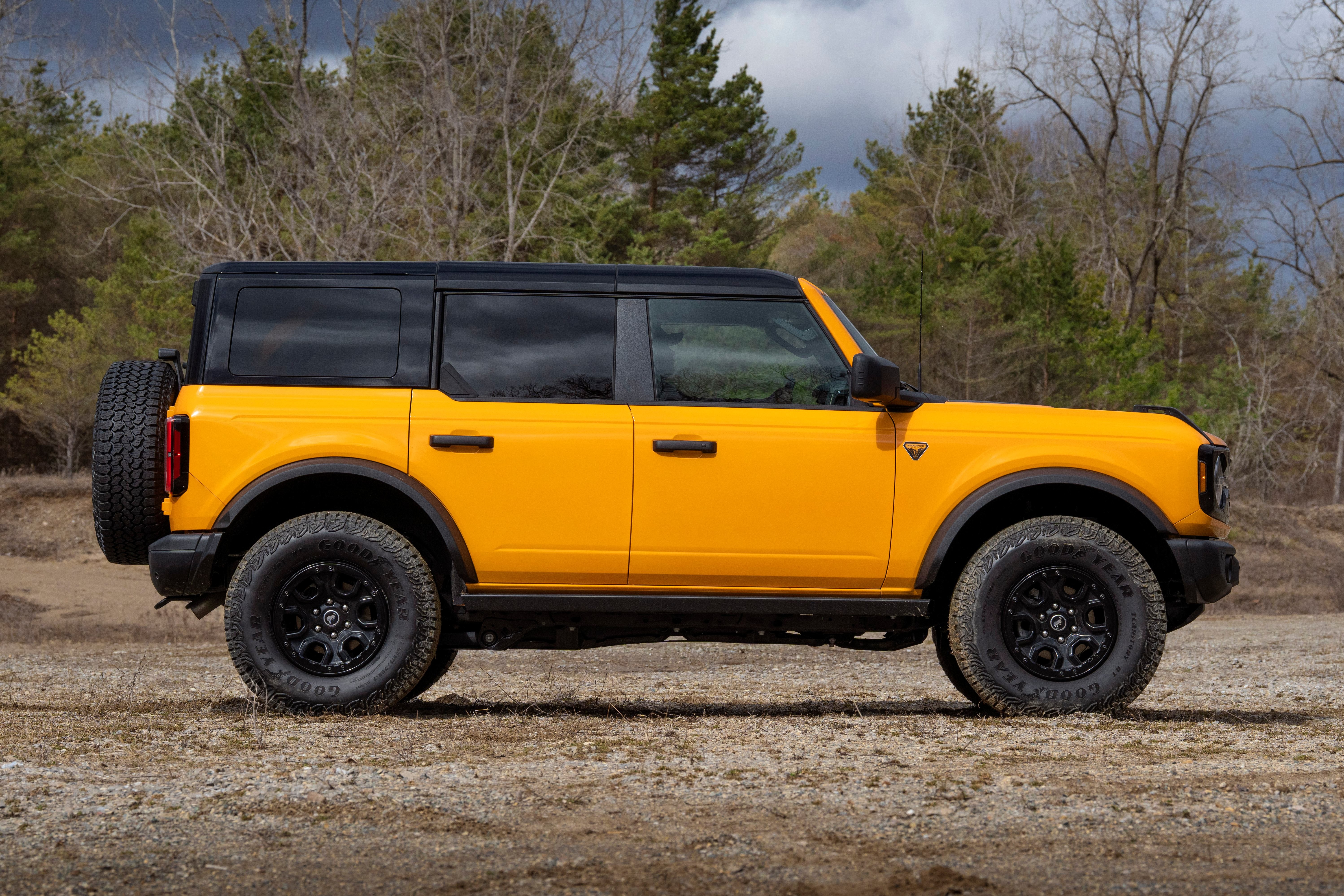 ford bronco,  badlands,  wildtrak,  Ford Bronco Badlands,  Ford Bronco Badlands Wildtrak,  dia hinh,  off-road,  suv,  my anh 3