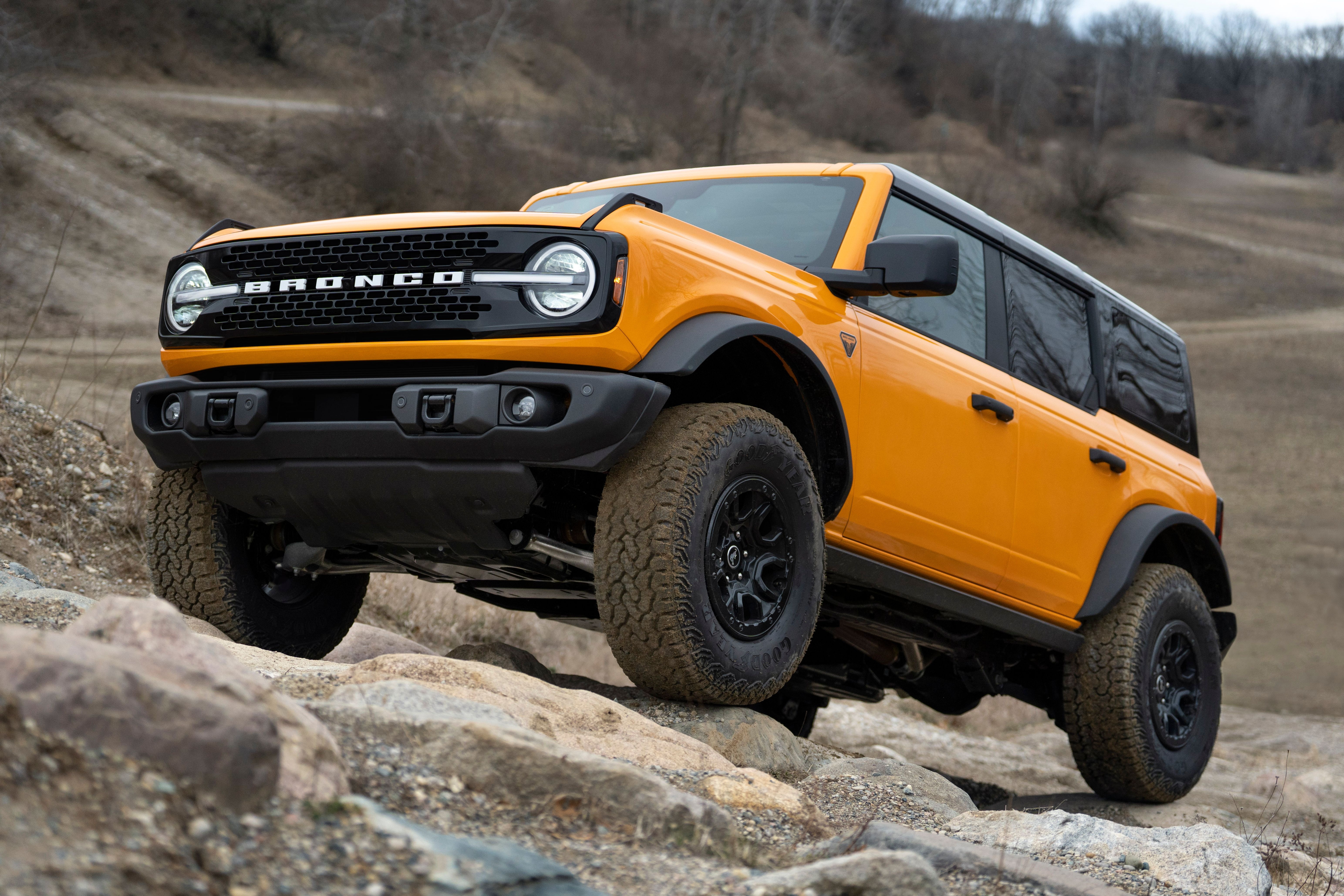 ford bronco,  badlands,  wildtrak,  Ford Bronco Badlands,  Ford Bronco Badlands Wildtrak,  dia hinh,  off-road,  suv,  my anh 1