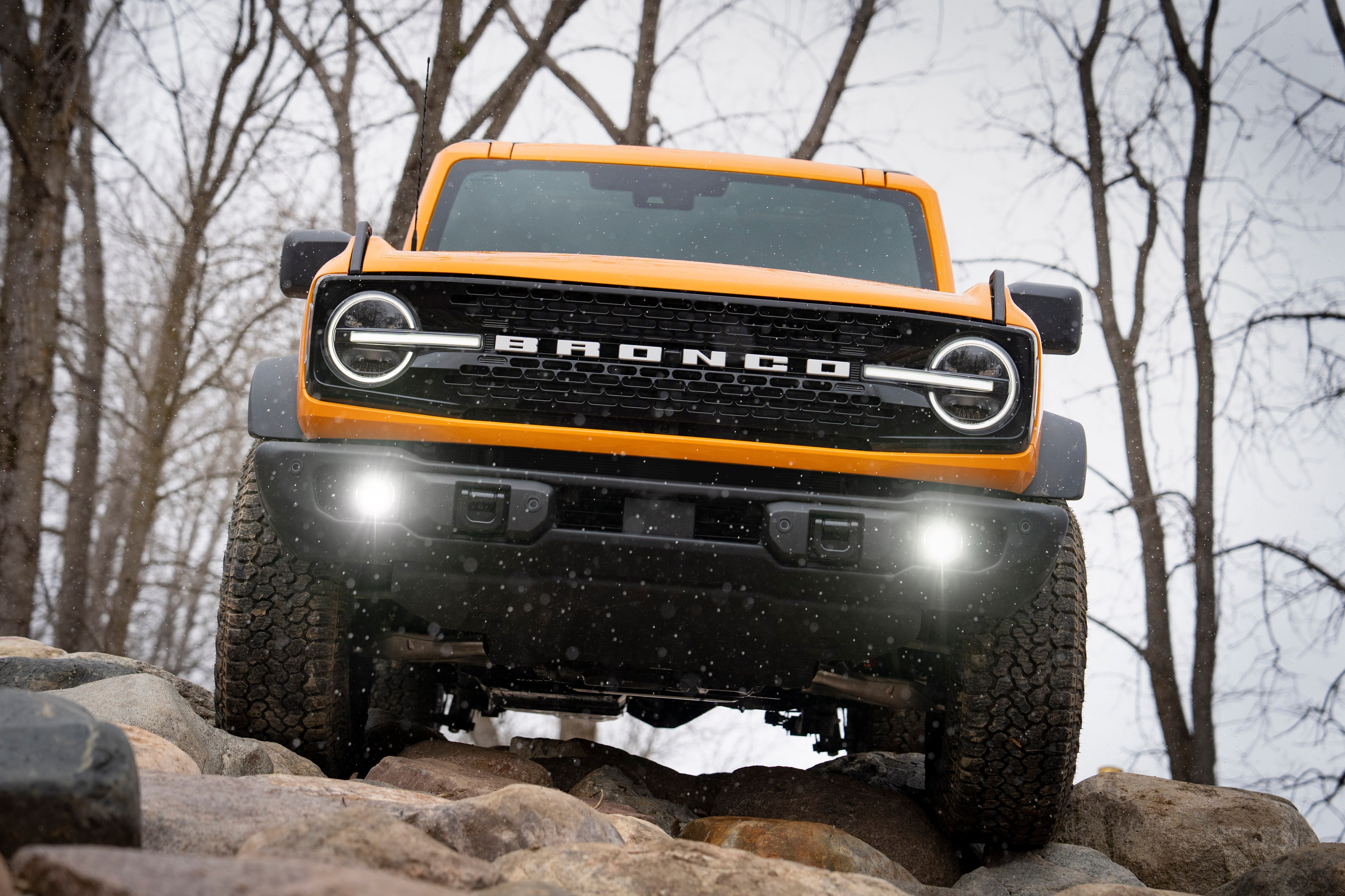 ford bronco,  badlands,  wildtrak,  Ford Bronco Badlands,  Ford Bronco Badlands Wildtrak,  dia hinh,  off-road,  suv,  my anh 11