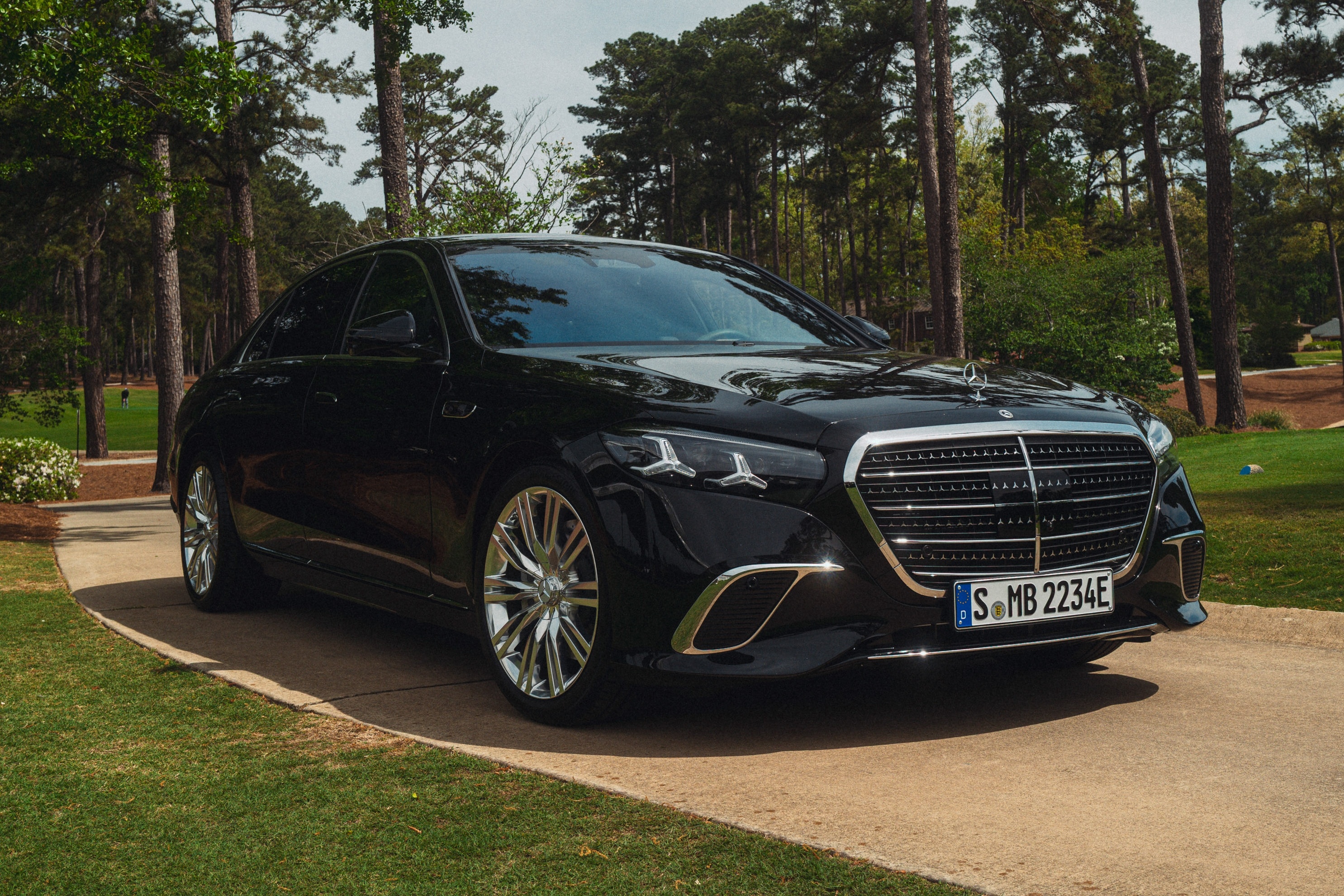 Huyen thoai lang golf duoc tang chiec Mercedes-Benz S-Class hang thua hinh anh