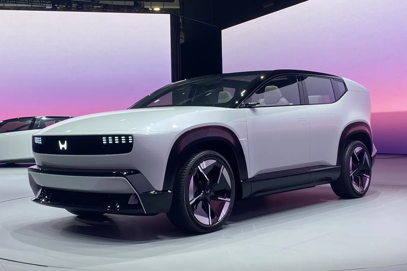 Honda 'het xe moi' de ban sau khi huy bo chuong trinh xe dien hinh anh