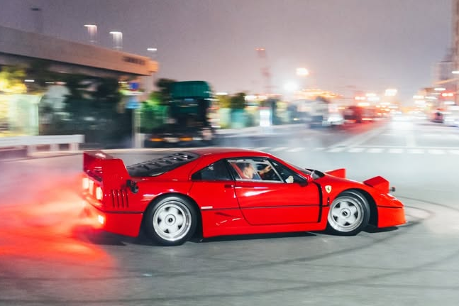 Lewis Hamilton 'dot lop' sieu xe Ferrari F40 tai Nhat Ban hinh anh