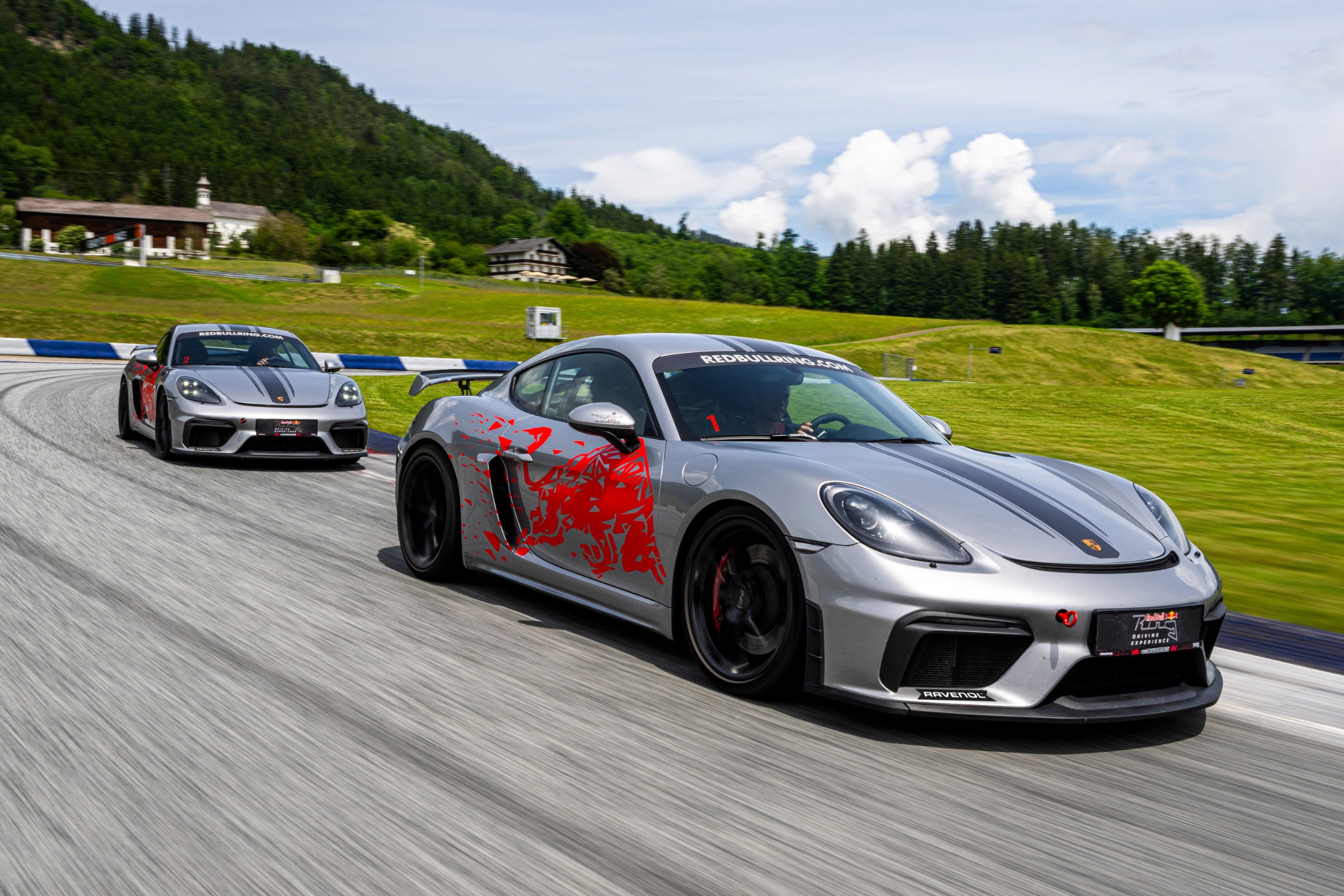 porsche,  doanh so,  macan,  taycan,  panamera,  cayenne,  my,  trung quoc,  duc anh 2