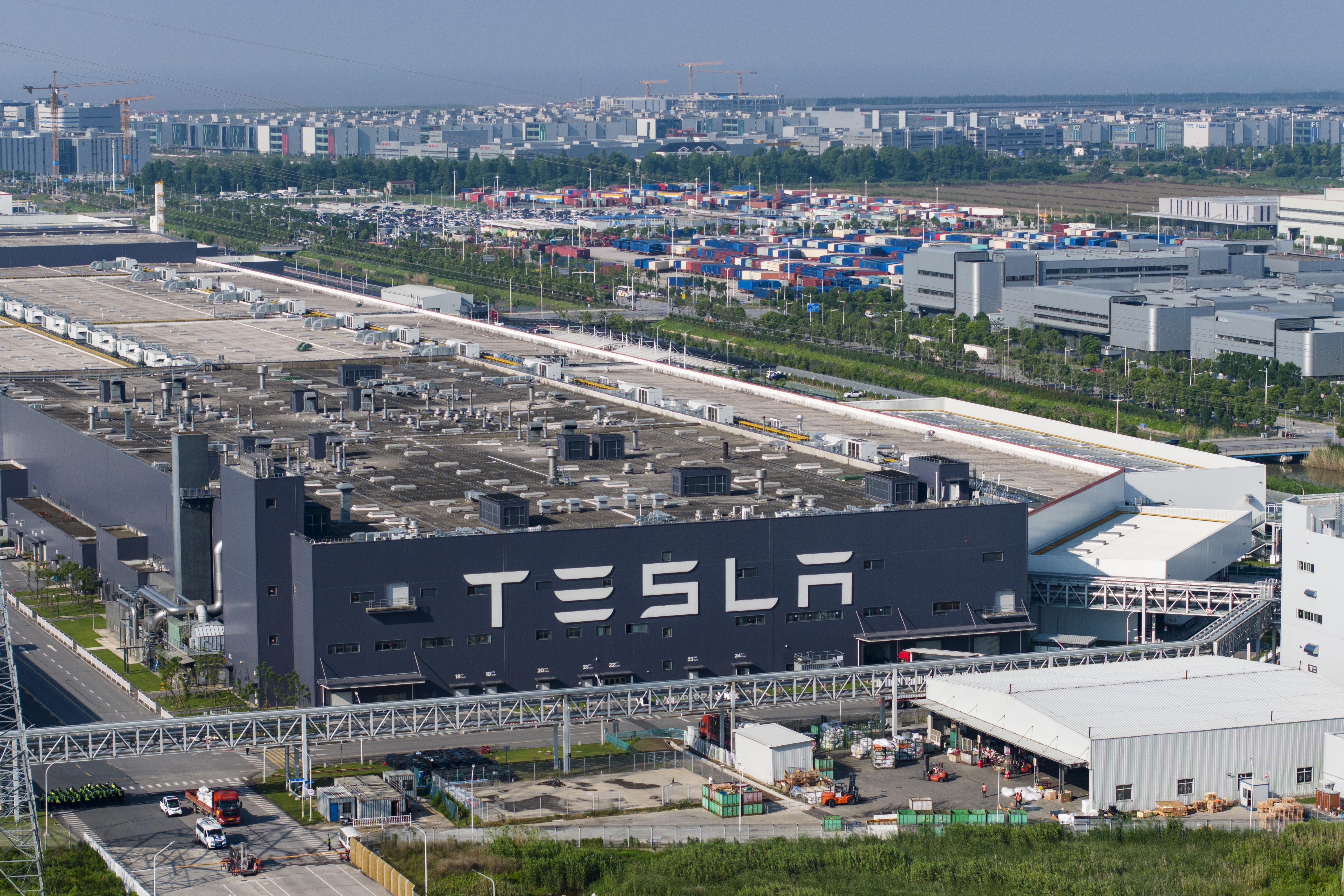 xe dien,  tesla,  gia re,  trung quoc,  ev,  elon musk,  canada,  my anh 1