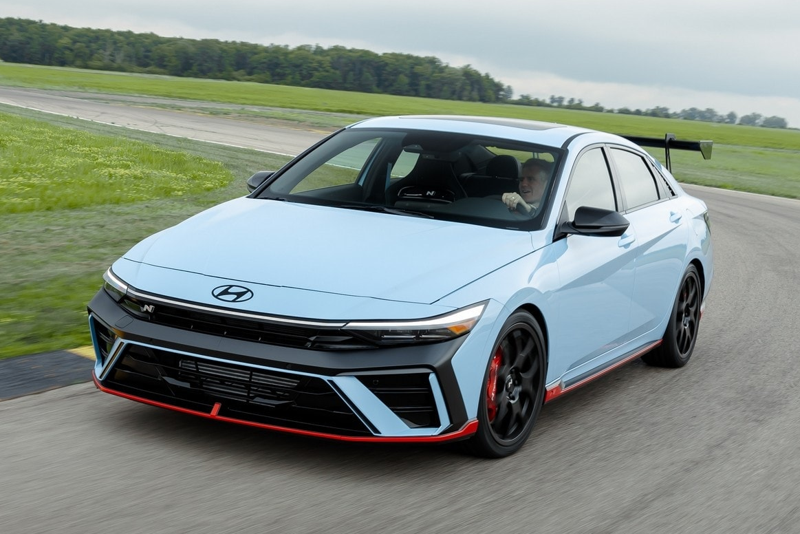 Sedan hieu nang cao Hyundai Elantra N TCR Edition gia 40.000 USD hinh anh