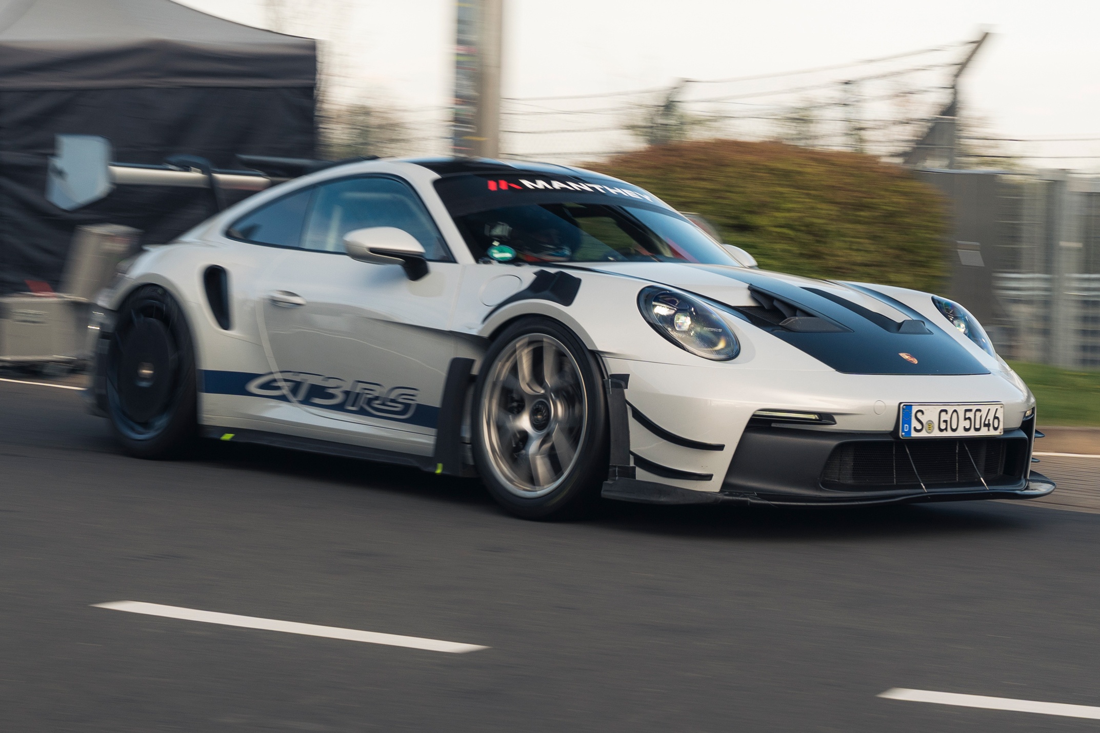Porsche 911 GT3 RS Manthey lap ky luc toc do tai Nurburgring hinh anh