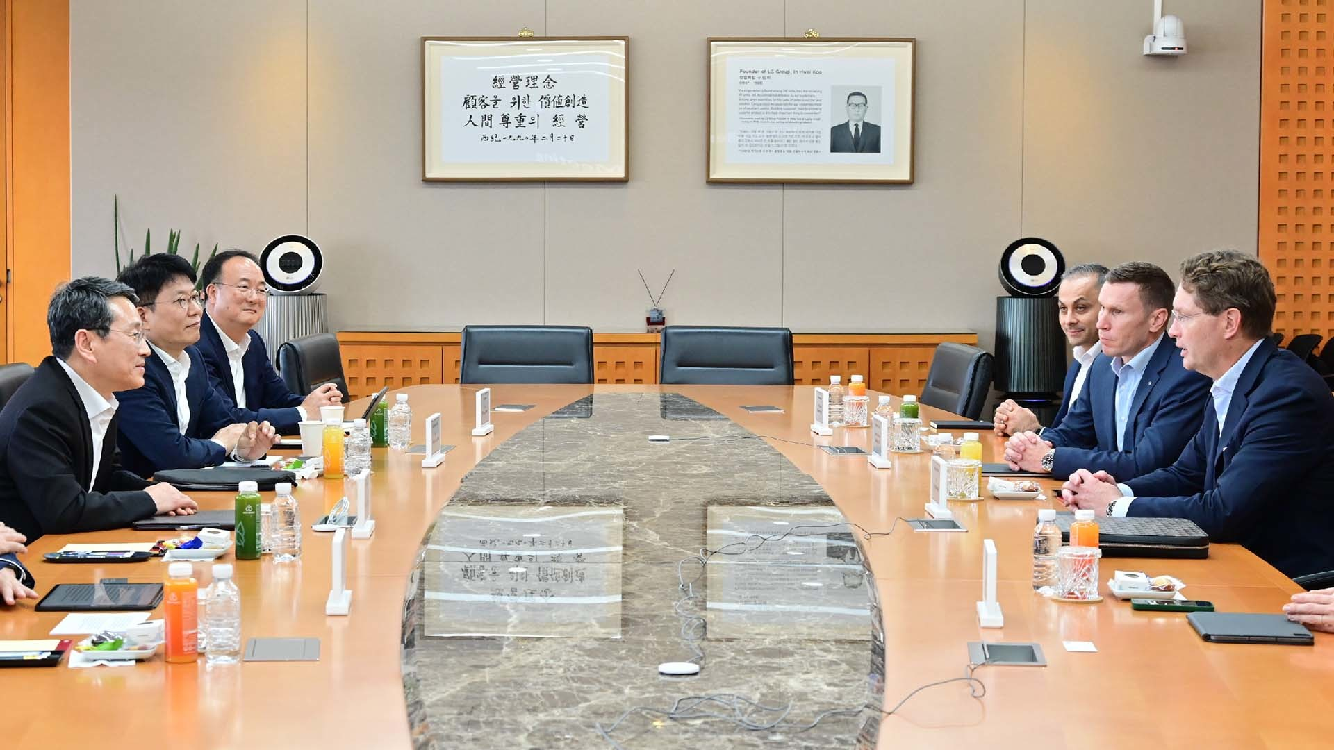 samsung,  mercedes,  mercedes-benz,  pin,  samsung sdi,  xe dien,  han quoc,  duc,  hop dong anh 5