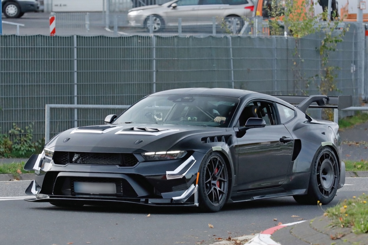 Ford Mustang GTD Competition lap ky luc moi tai Nurburgring hinh anh