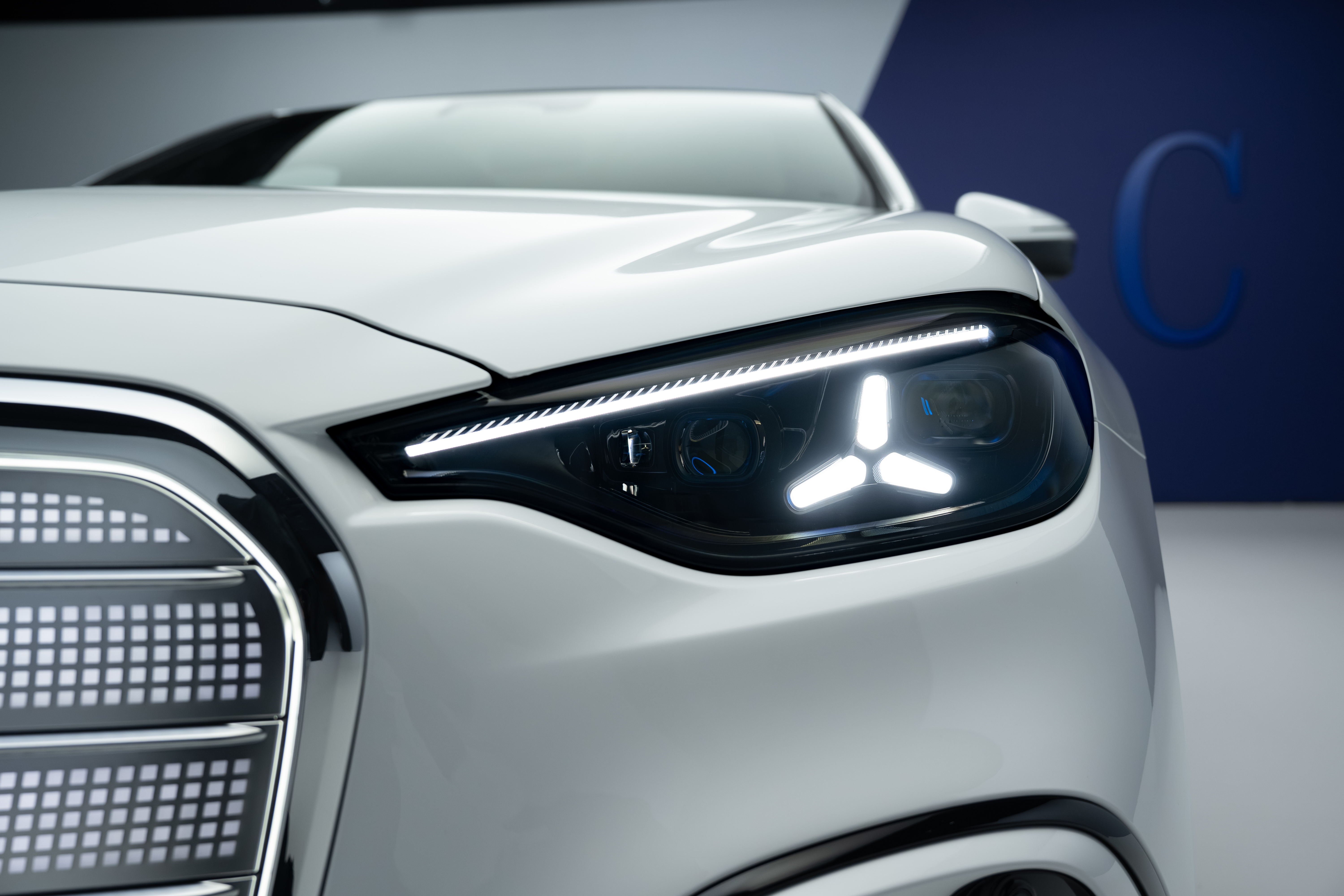 Mercedes-Benz,  C 400 4MATIC electric,  C-Class electric,  Mercedes-Benz,  EV,  xe dien,  sedan,  bmw,  bmw i3,  electric anh 3