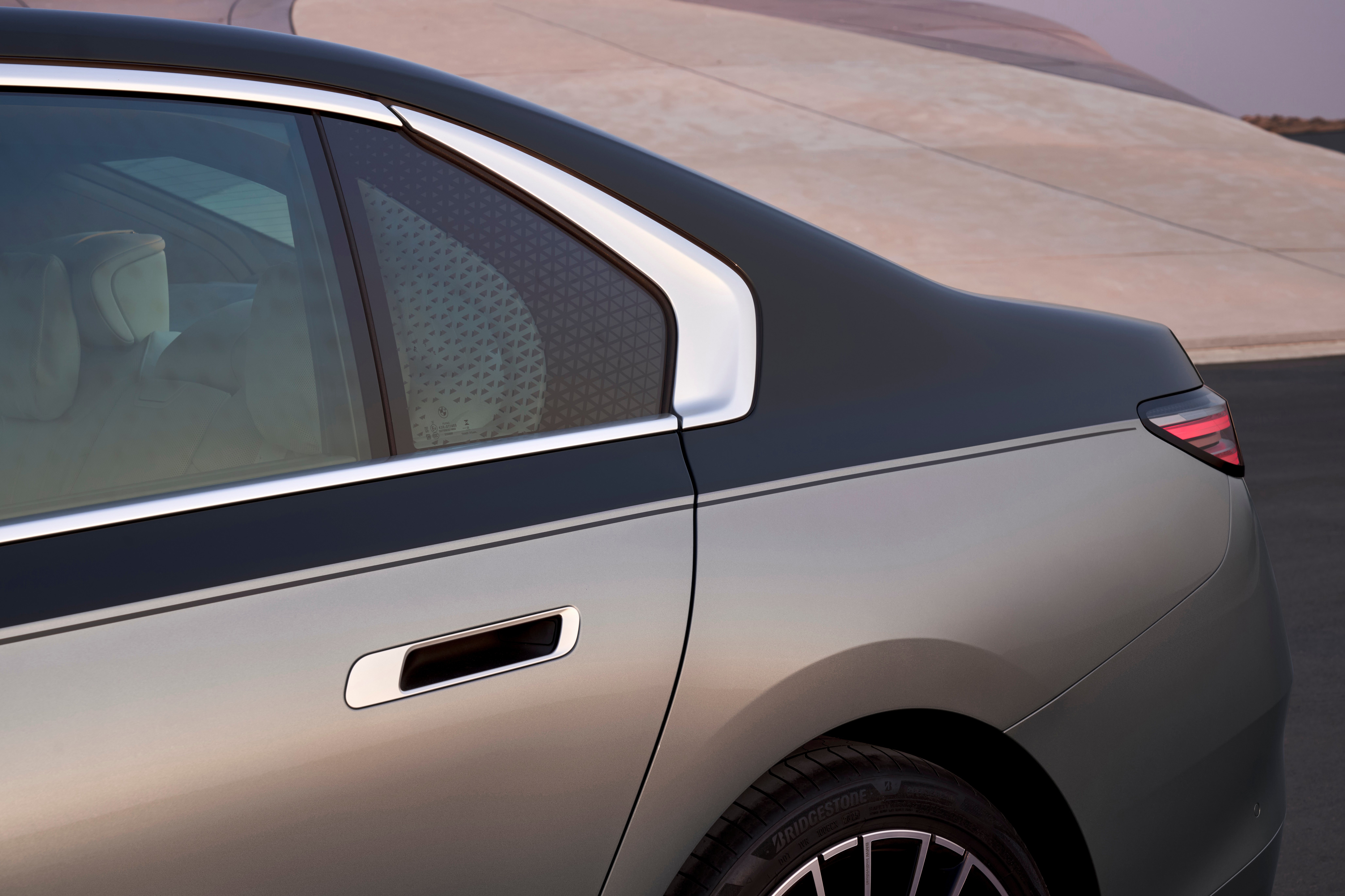 bmw,  7 series,  bmw 7 series,  mercedes,  mercedes-benz,  s-class,  sedan,  cao cap,  hang sang,  facelift,  lci anh 8