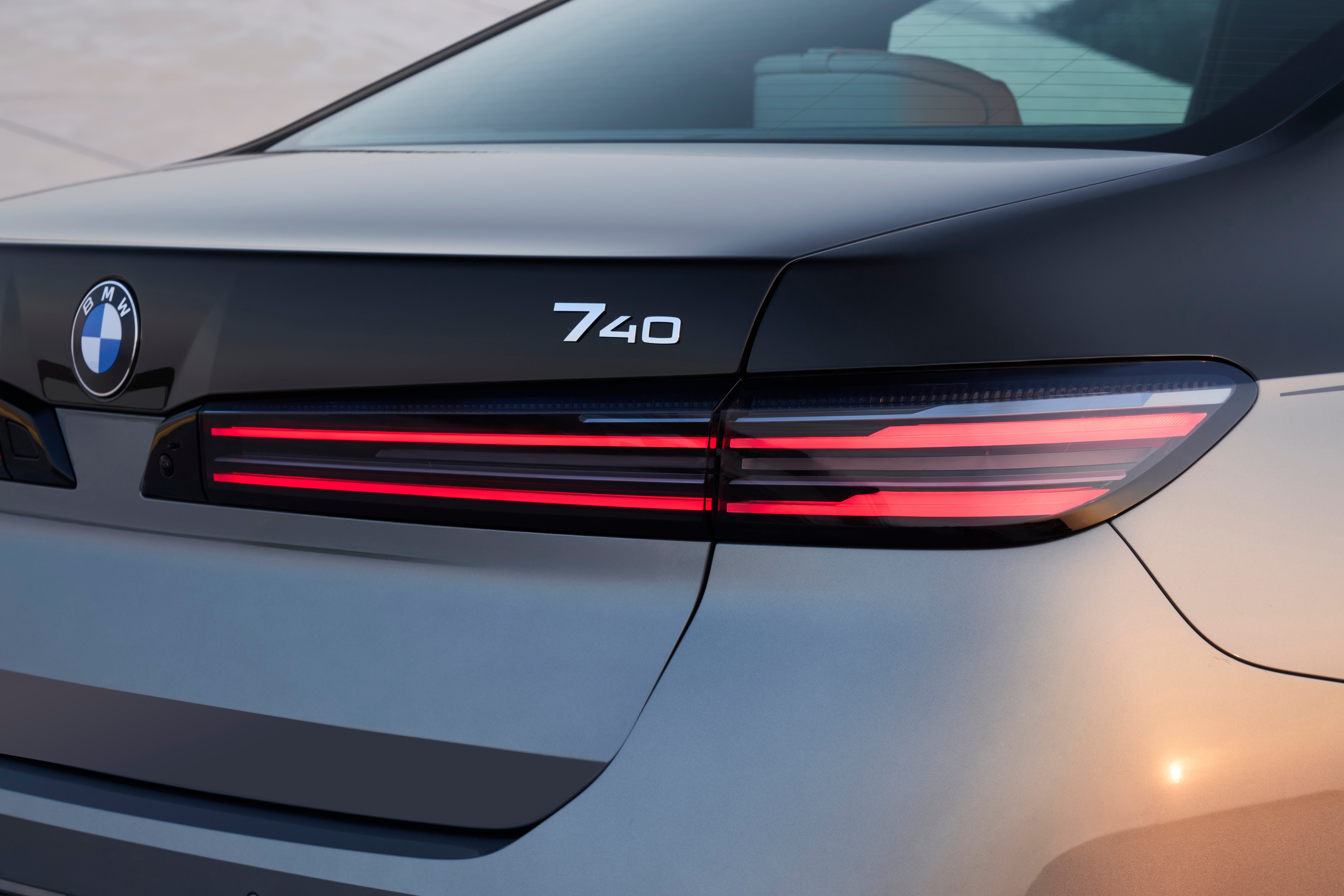 bmw,  7 series,  bmw 7 series,  mercedes,  mercedes-benz,  s-class,  sedan,  cao cap,  hang sang,  facelift,  lci anh 10