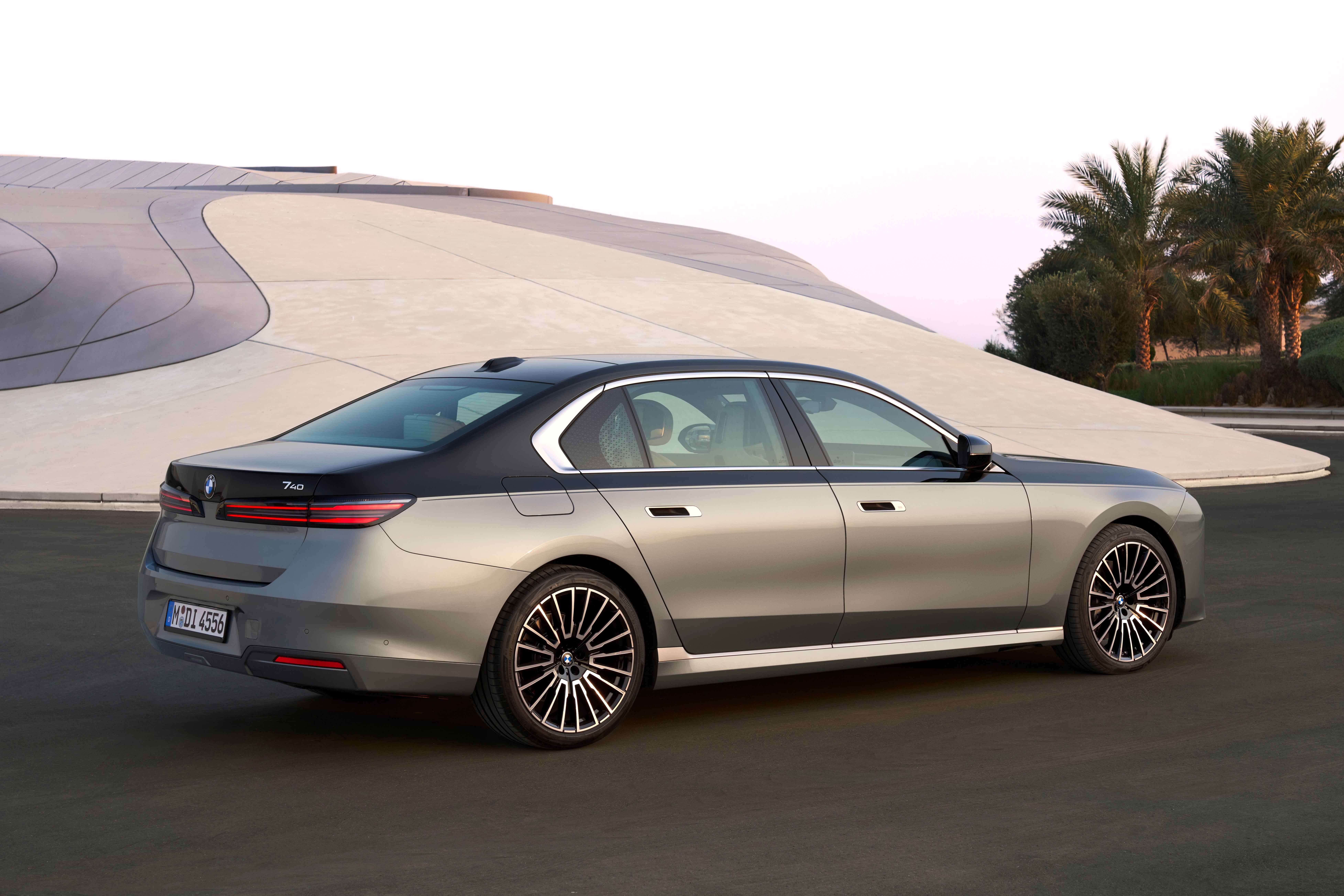 bmw,  7 series,  bmw 7 series,  mercedes,  mercedes-benz,  s-class,  sedan,  cao cap,  hang sang,  facelift,  lci anh 2