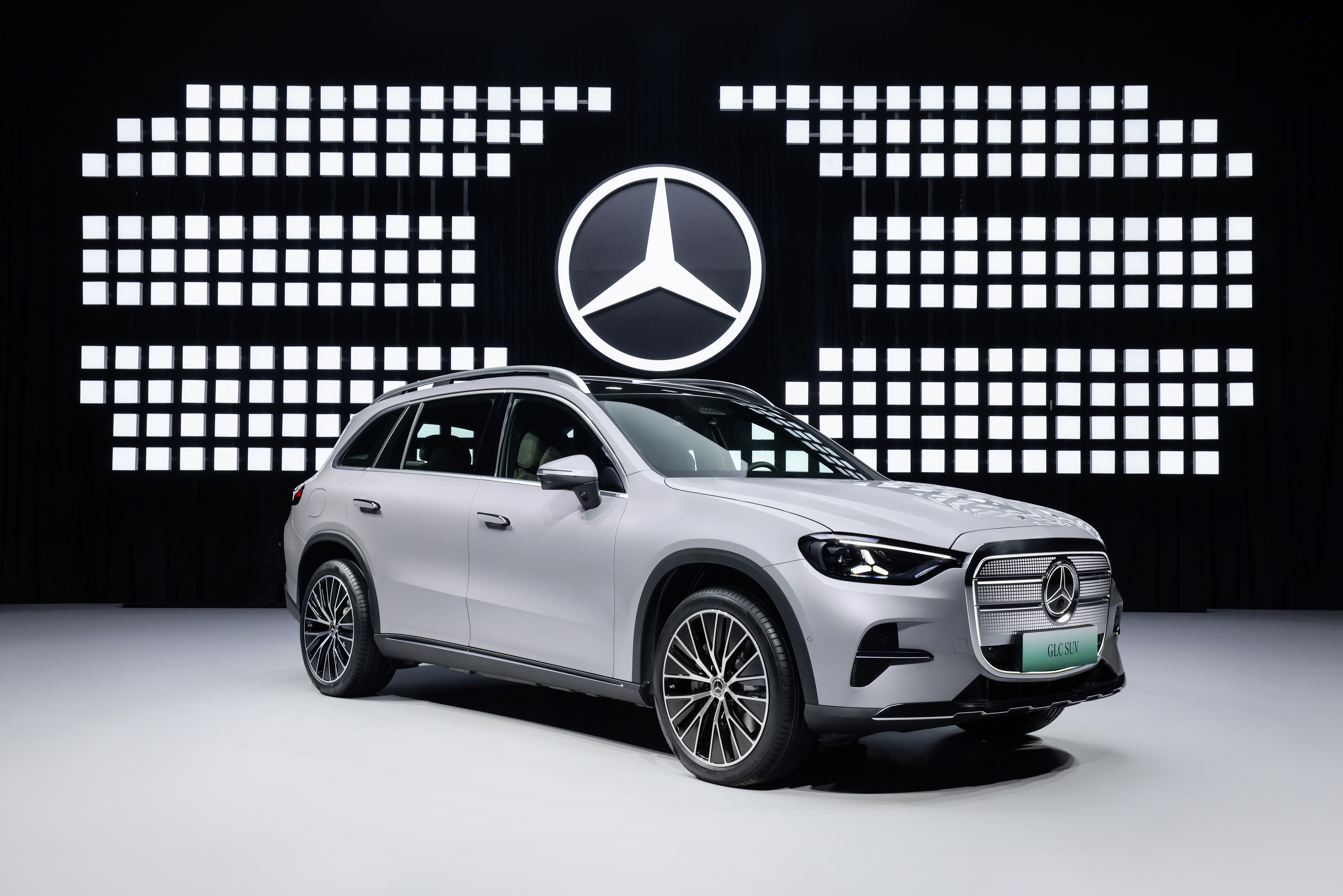mercedes-benz,  mercedes,  trung quoc,  cuoc chien gia,  glc l,  xe dien,  byd anh 2