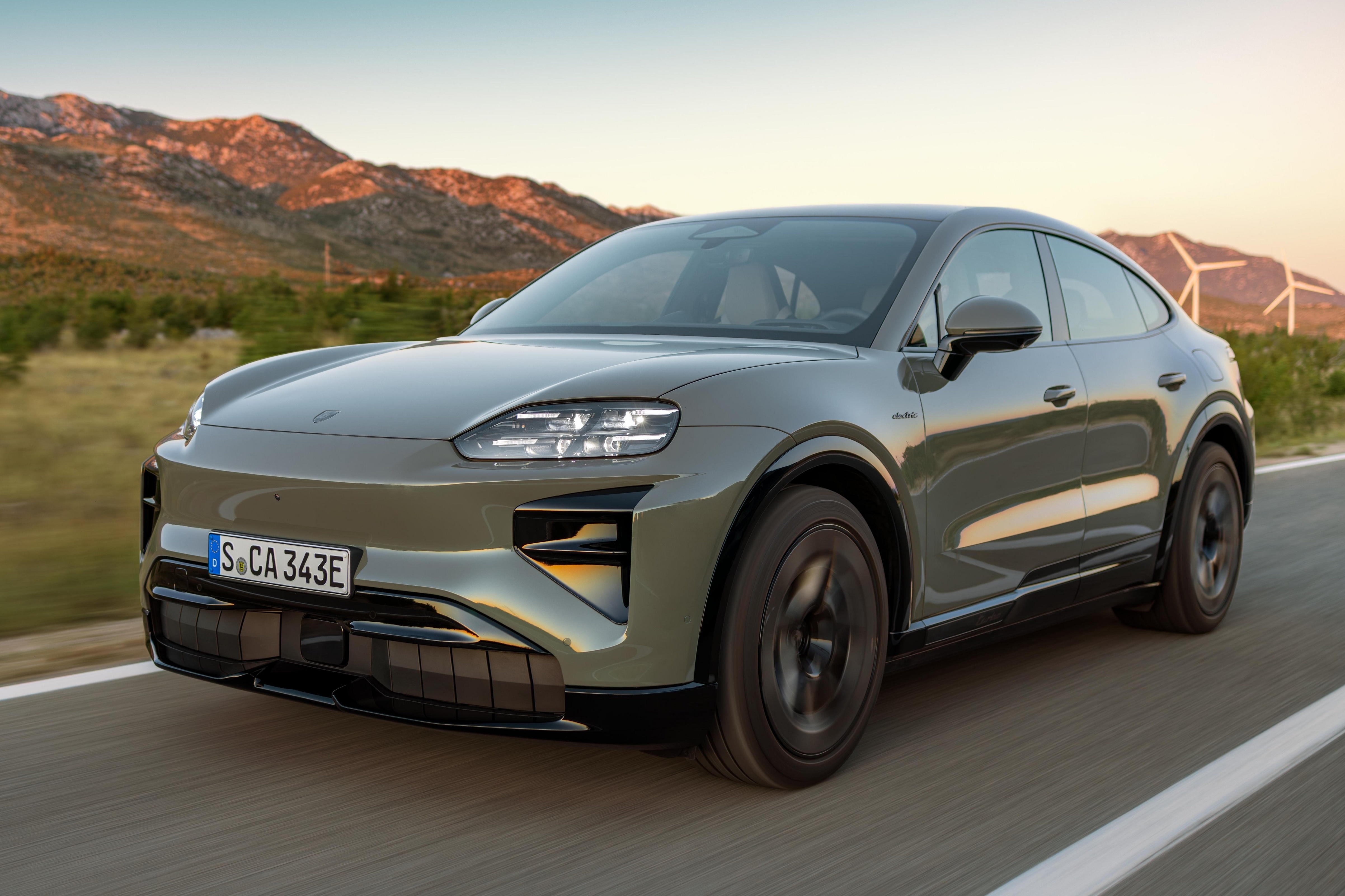 porsche,  porsche cayenne,  cayenne coupe,  porsche cayenne coupe,  cayenne coupe electric,  porsche cayenne coupe electric,  xe dien,  ev,  suv anh 13
