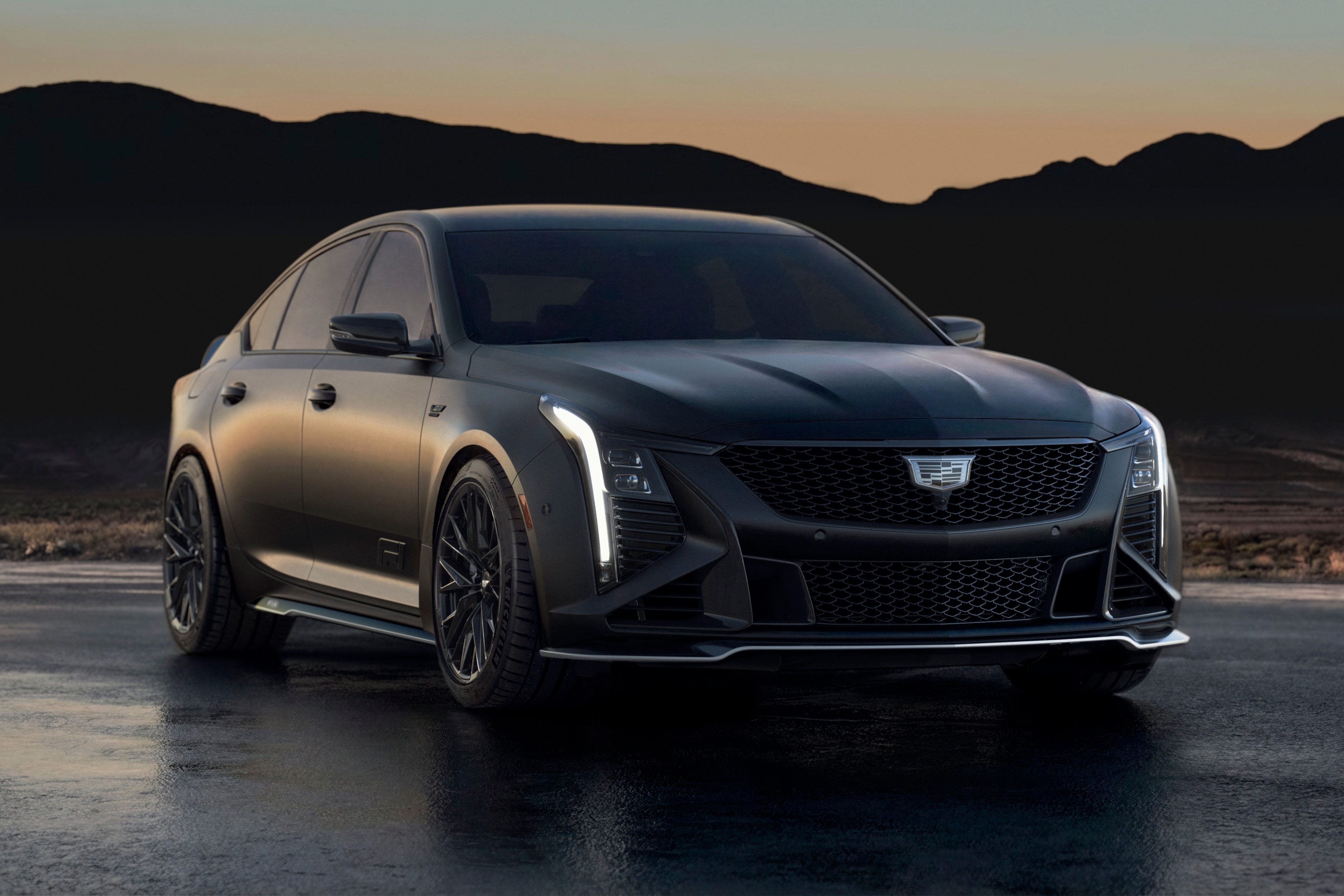 Sedan hieu nang cao Cadillac CT5-V Blackwing danh cho 'fan cung' F1 hinh anh