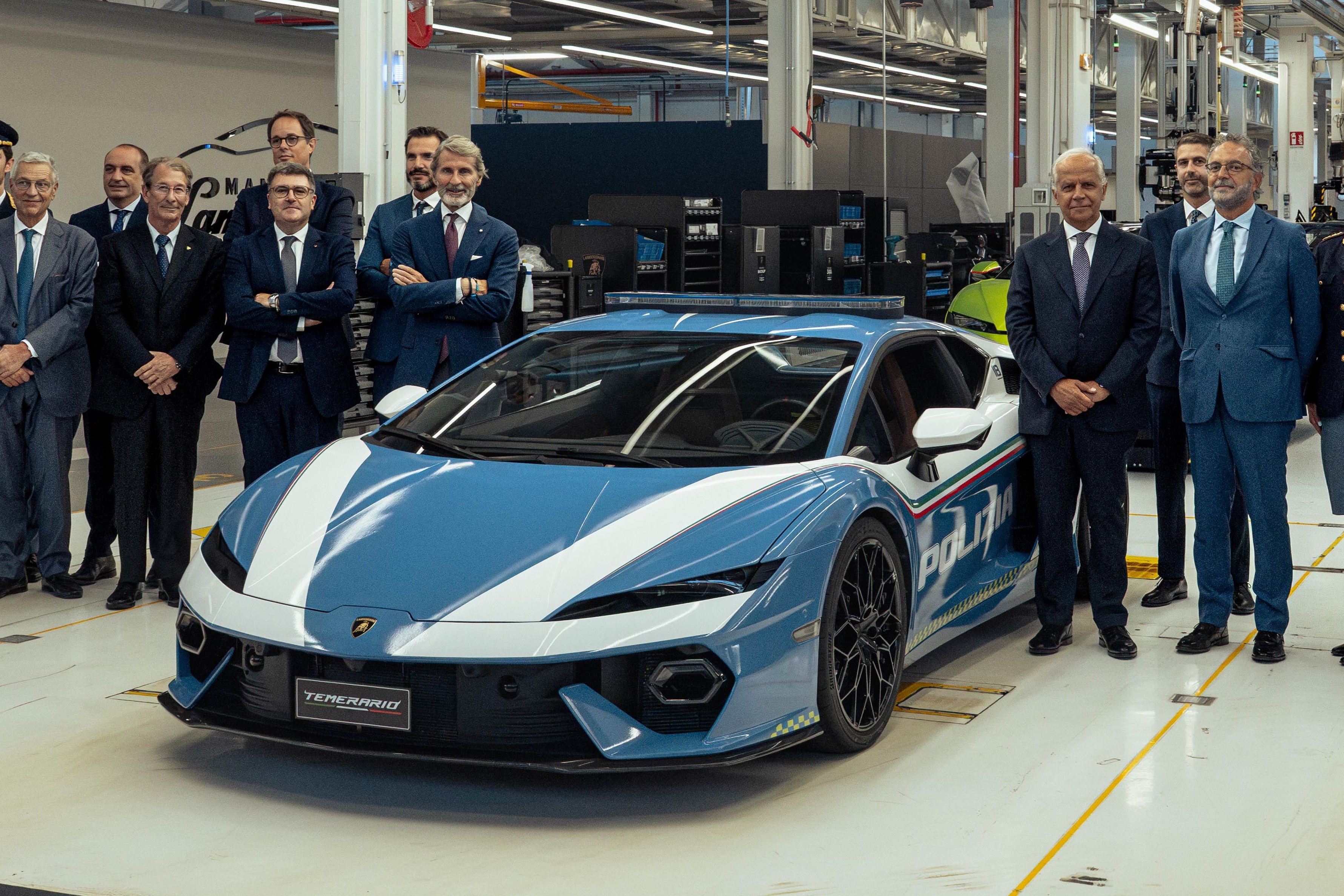 lamborghini temerario,  lamborghini,  temerari,  italy,  cảnh s&aacute;t,  cảnh s&aacute;t italy,  si&ecirc;u xe,  Polizia di Stato ảnh 6
