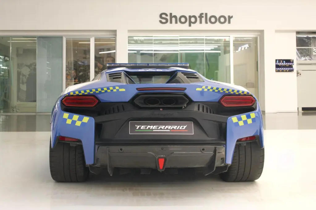 lamborghini temerario,  lamborghini,  temerari,  italy,  cảnh s&aacute;t,  cảnh s&aacute;t italy,  si&ecirc;u xe,  Polizia di Stato ảnh 5