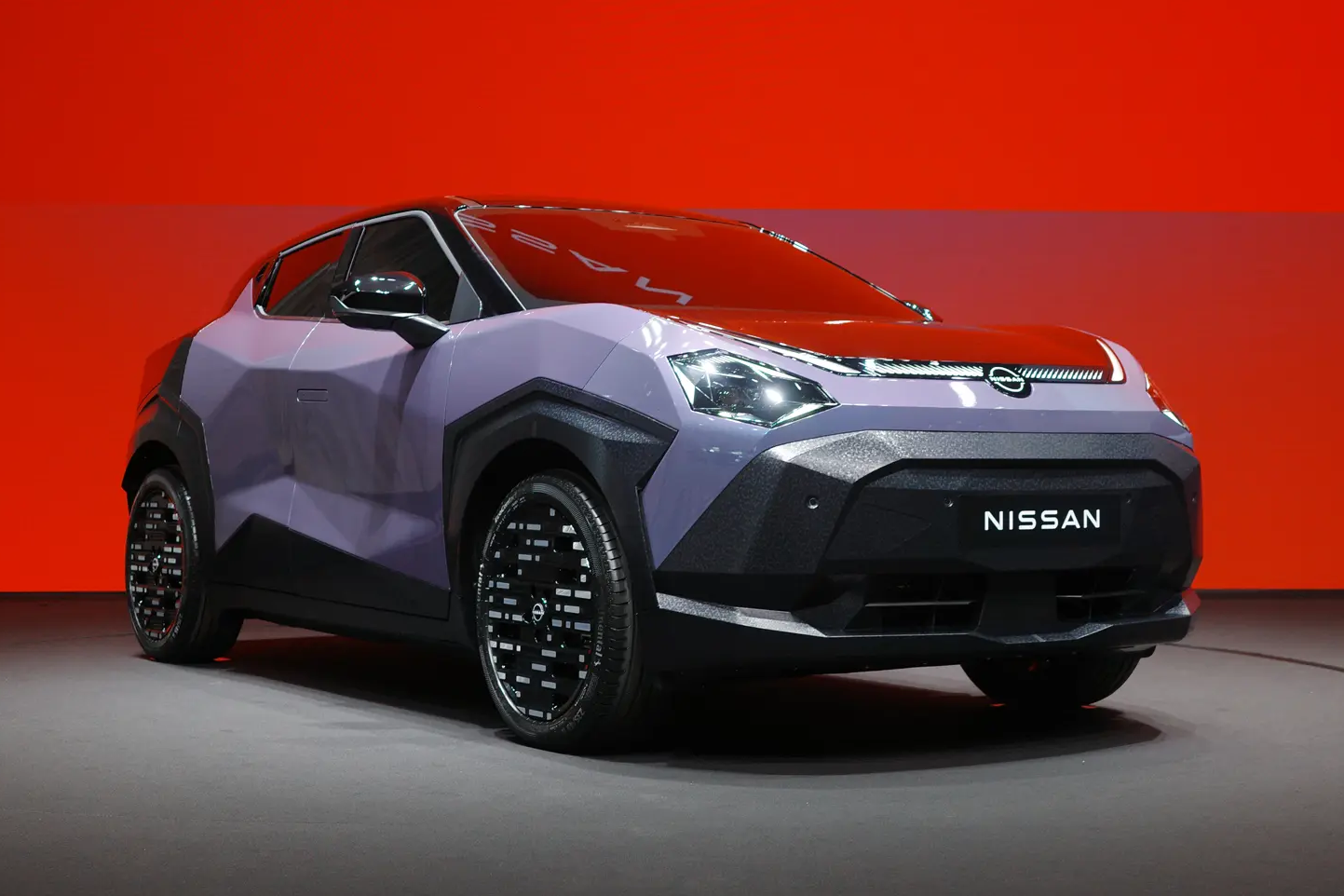 Nissan cat giam 10% nhan su tai chau Au hinh anh