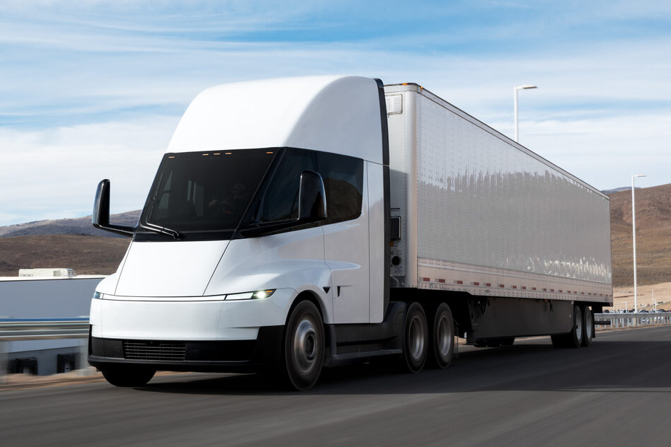 Tesla Semi lap ky luc voi don hang 370 xe tri gia hon 100 trieu USD hinh anh