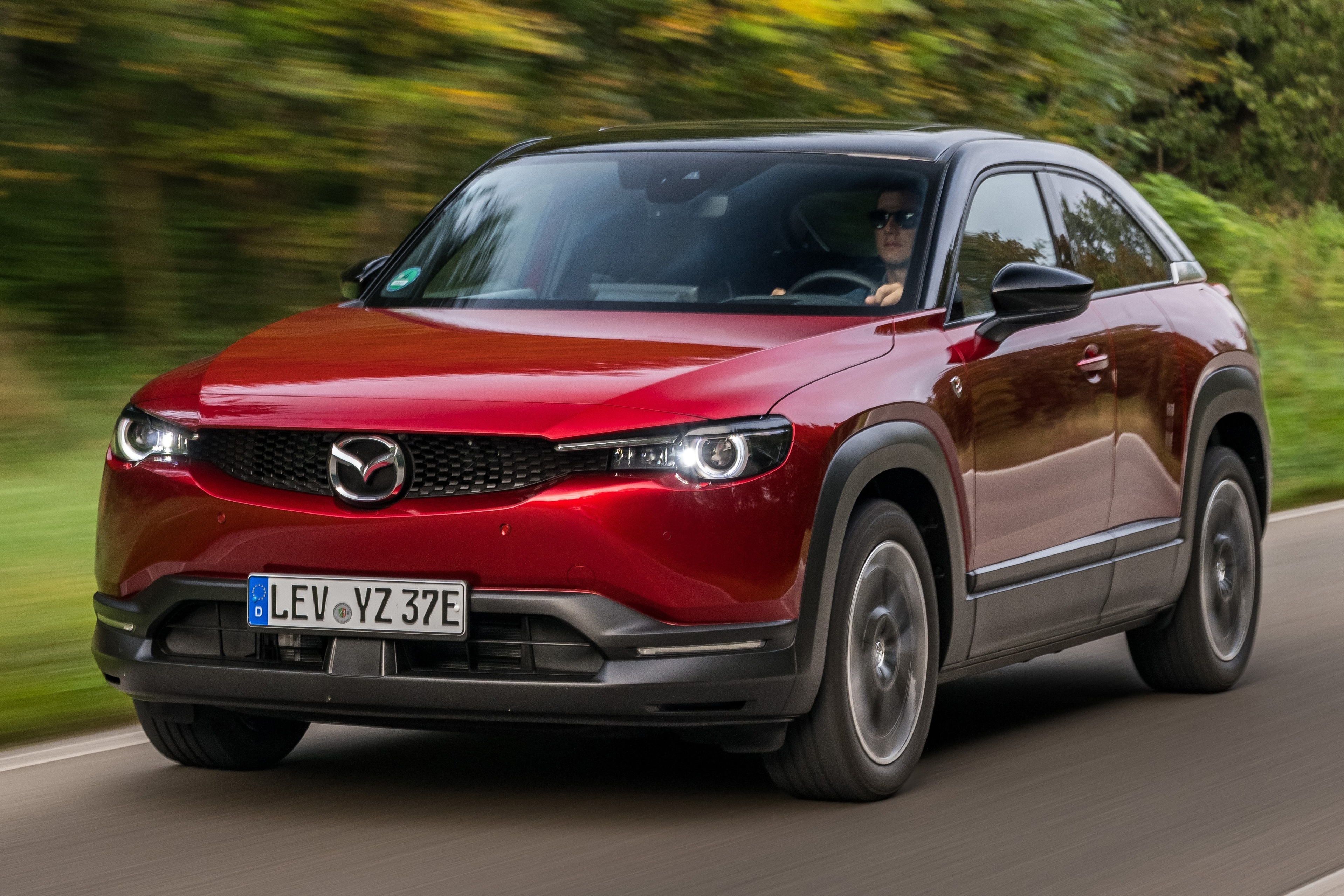 Mazda cat giam manh dau tu vao xe dien khi nhu cau chung lai hinh anh