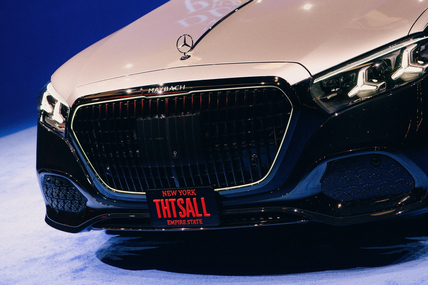 mercedes,  mercedes-benz,  mercedes-maybach,  s 580,  the devil wears prada,  sedan,  duc,  sieu sang,  bo phim anh 12