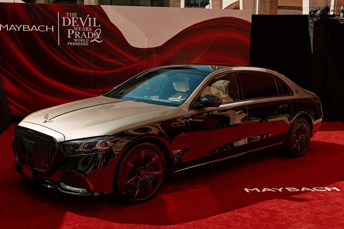 mercedes,  mercedes-benz,  mercedes-maybach,  s 580,  the devil wears prada,  sedan,  duc,  sieu sang,  bo phim anh 2
