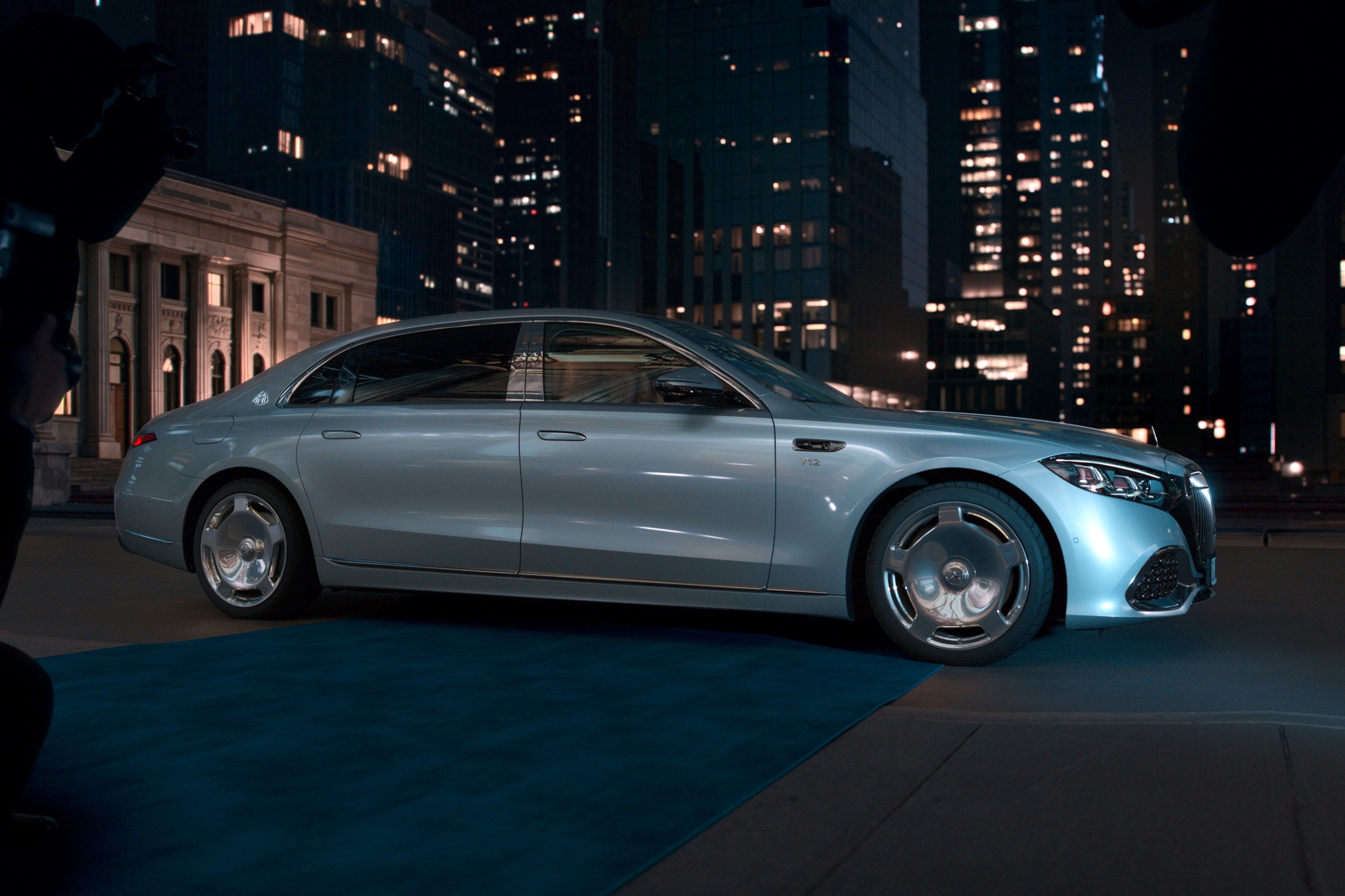mercedes,  mercedes-benz,  mercedes-maybach,  s 580,  the devil wears prada,  sedan,  duc,  sieu sang,  bo phim anh 14
