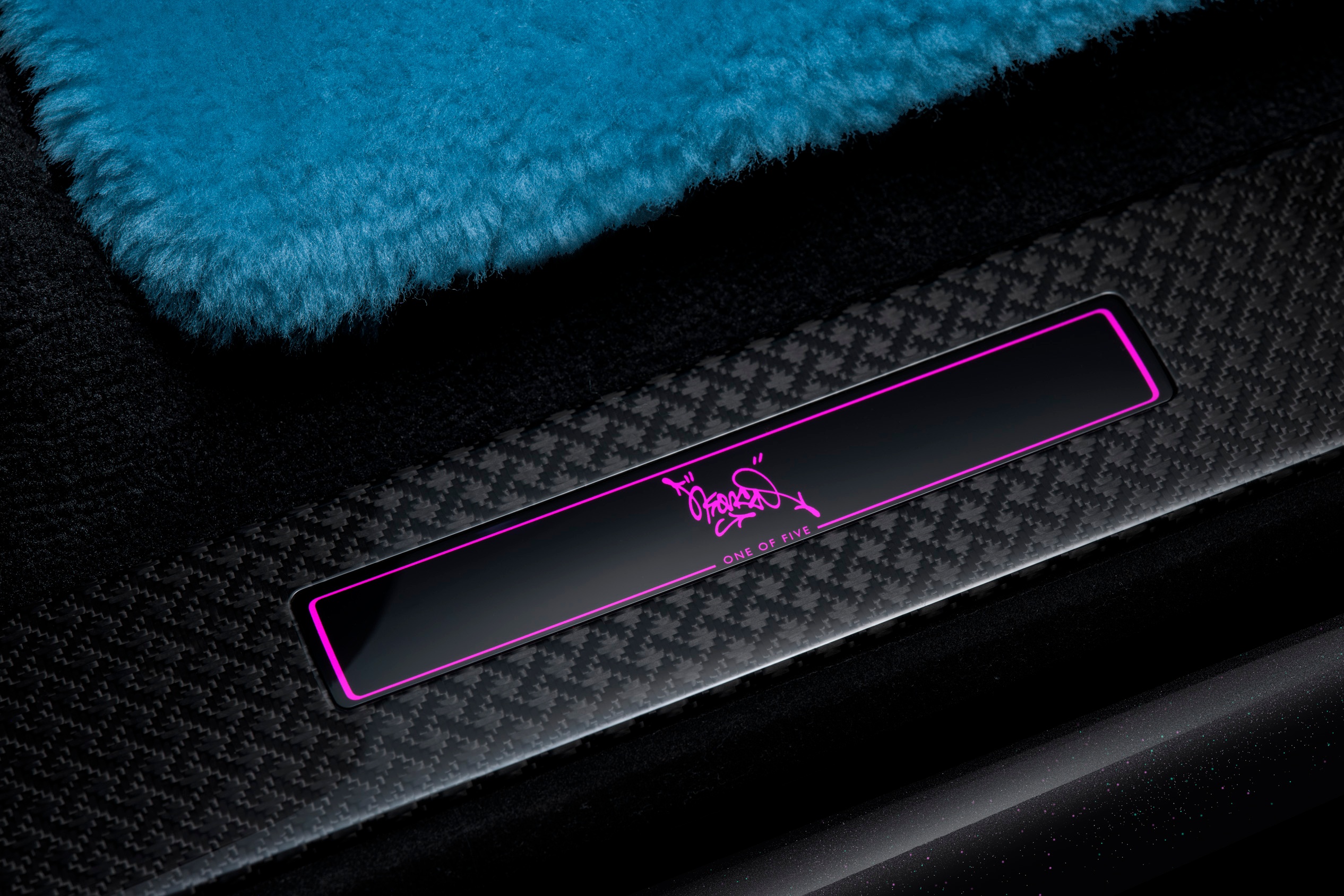 Rolls-Royce,  Black Badge Cullinan,  Rolls-Royce Cullinan,  Black Badge,  Cullinan,  suv,  phap,  nghe si,  Cyril Kongo anh 11
