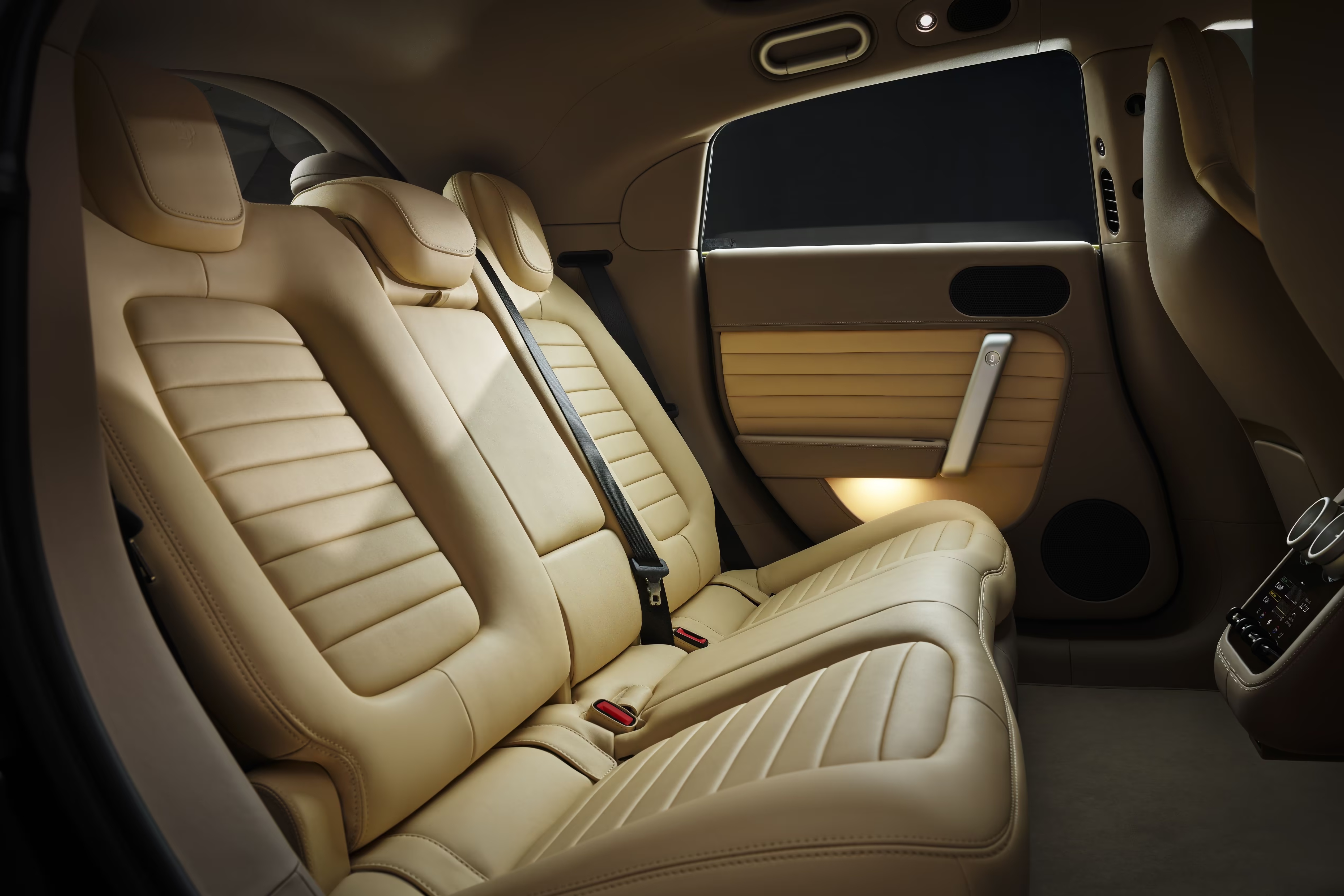 ferrari luce,  ferrari,  luce,  xe dien,  thuan dien,  ev,  sieu xe anh 11