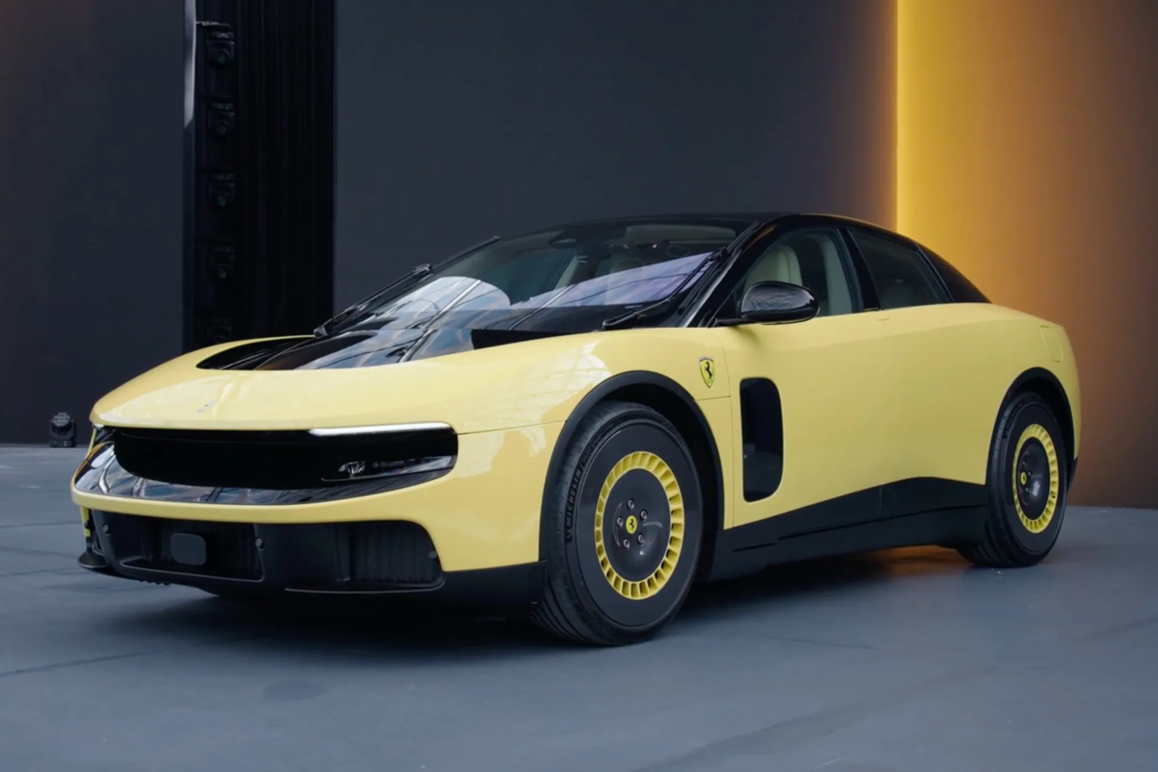 ferrari luce,  xe dien,  sieu xe,  sieu xe dien,  luce,  ferrari,  co phieu,  ev anh 4